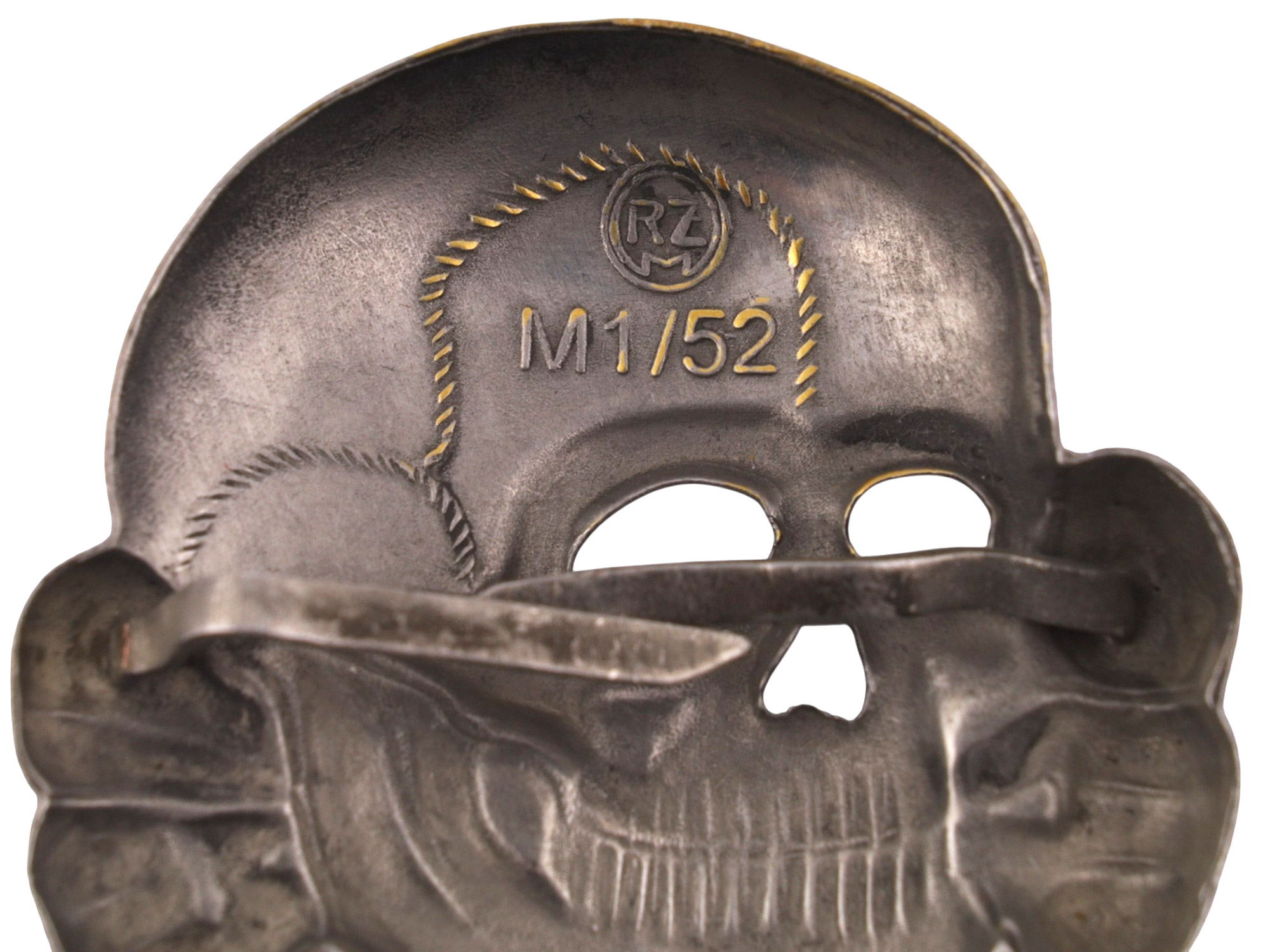 A WW2 SS TOTENKOPF CAP SKULL BADGE, M1/52 MARKED
