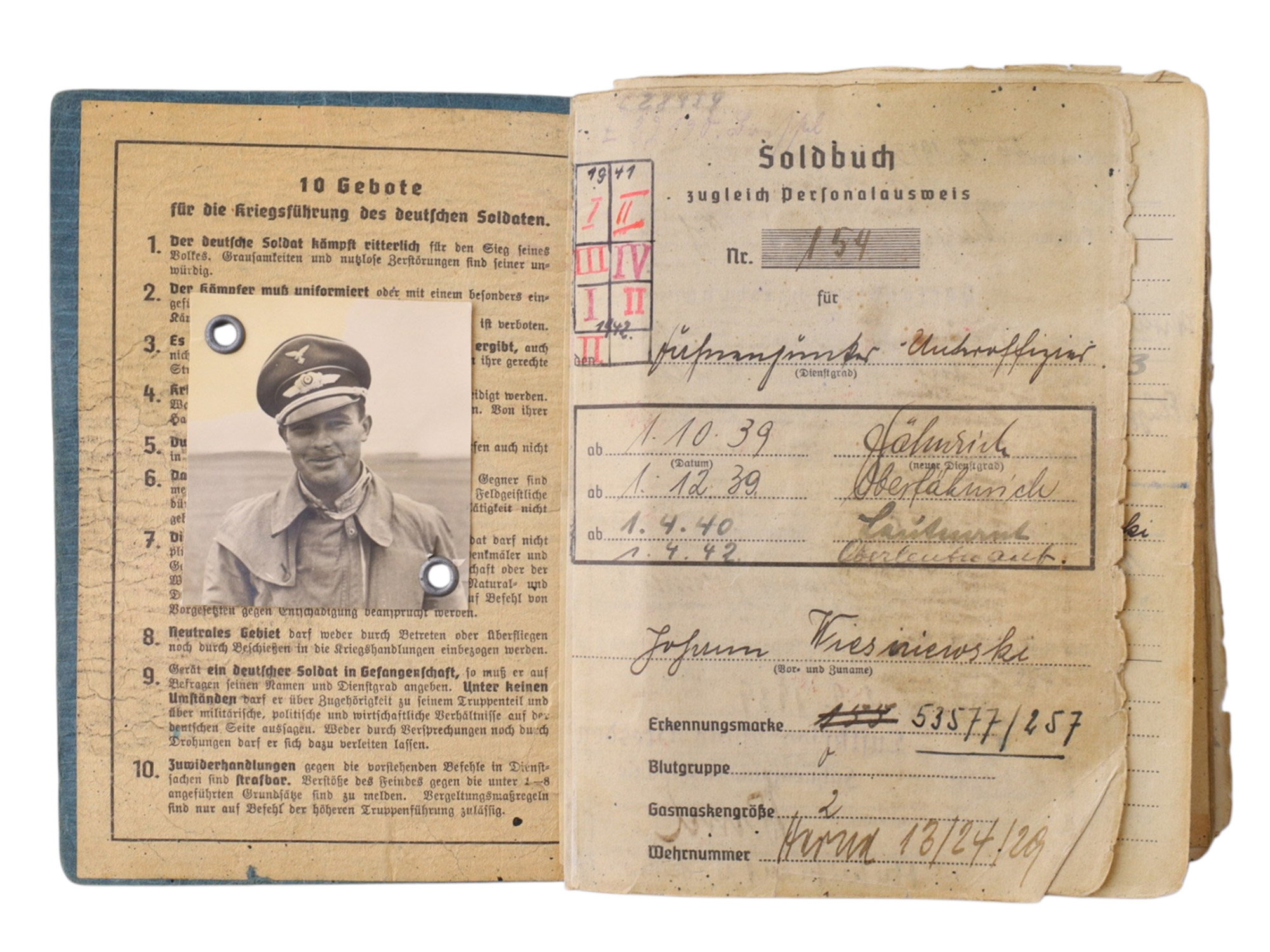 A LUFTWAFFE SOLDBUCH AND PERSONALAUSWEIS TO JOHANN WIESNIEWSKI, COMBAT AIRCREW NCO, 1939–1942