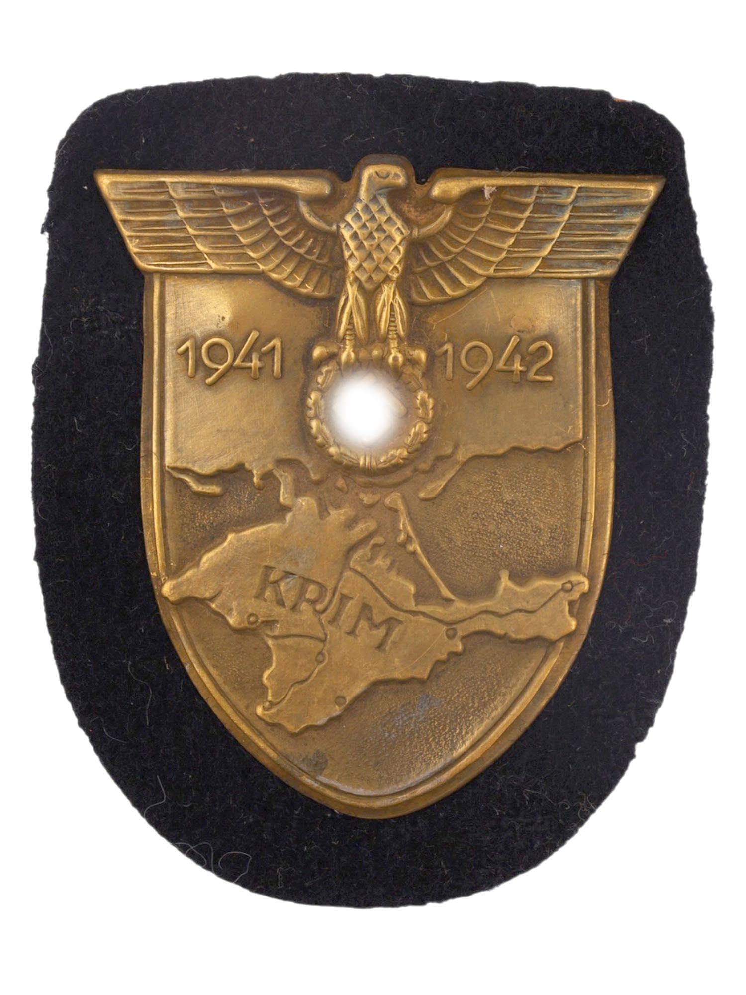 A GERMAN CRIMEA SHIELD (KRIMSCHILD) COMMEMORATIVE PLAQUE