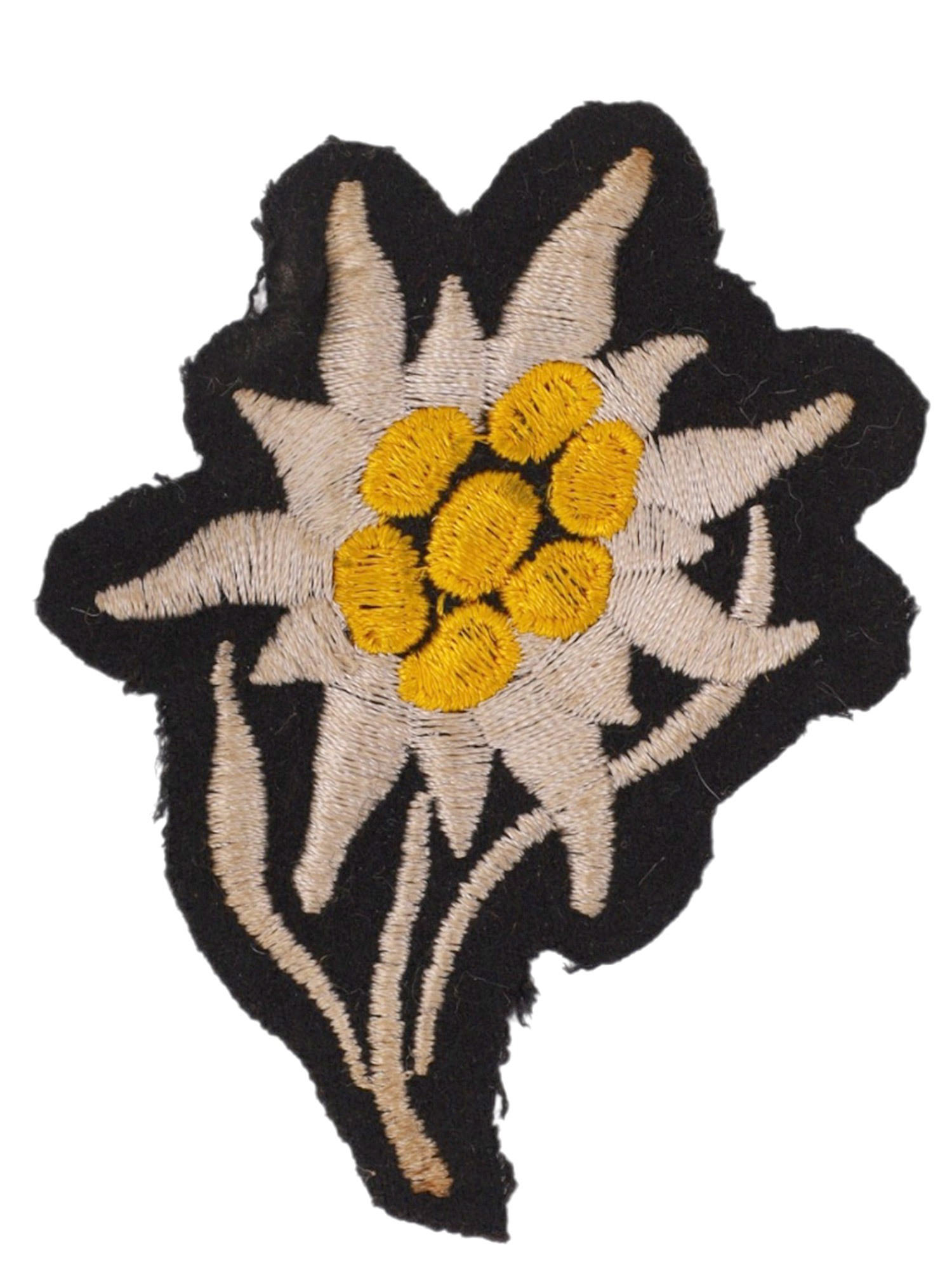 A WW2 GERMAN WAFFEN-SS MOUNTAIN TROOPS EDELWEISS PATCH, C. 1940S