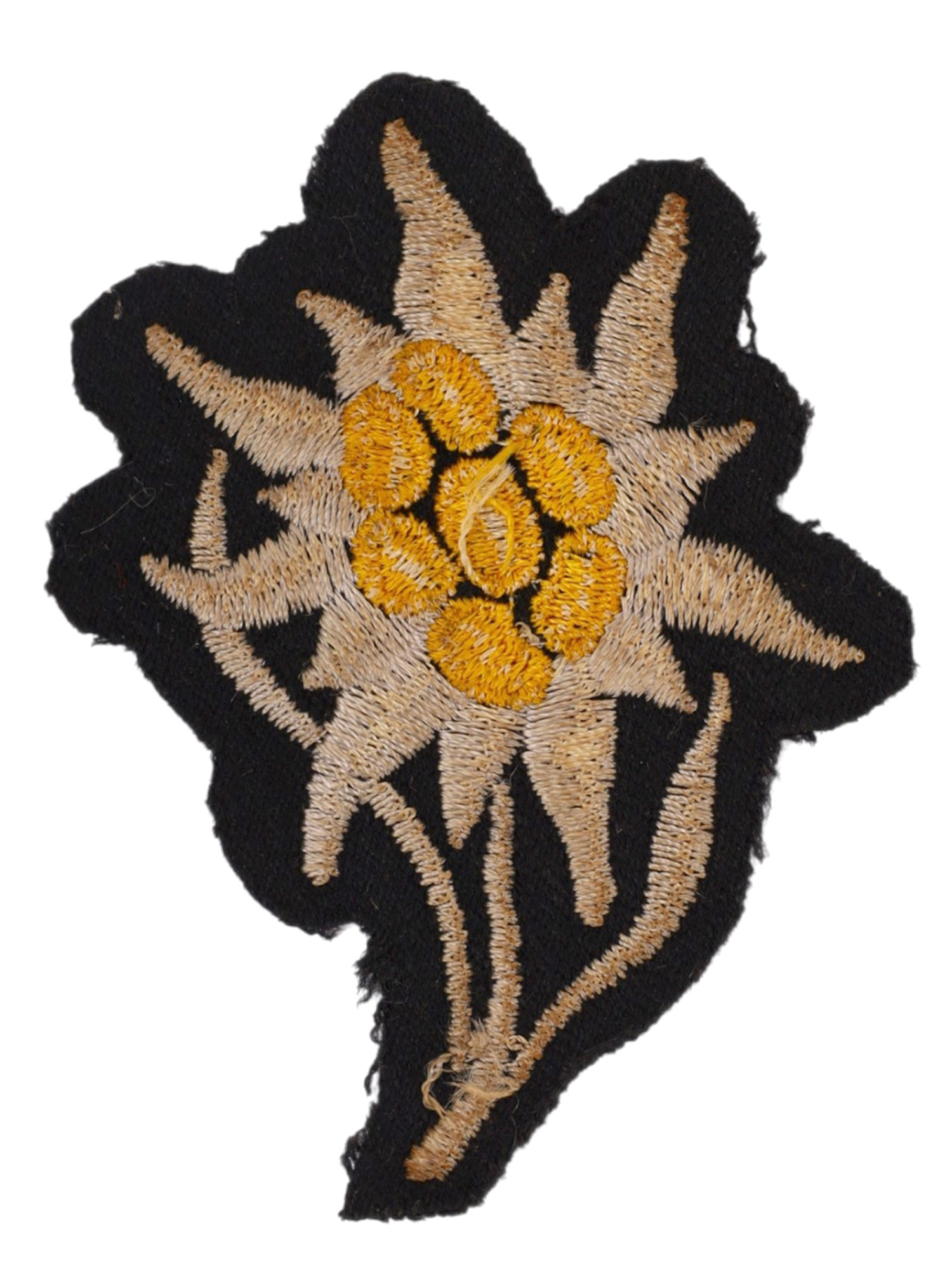 A WW2 GERMAN WAFFEN-SS MOUNTAIN TROOPS EDELWEISS PATCH, C. 1940S