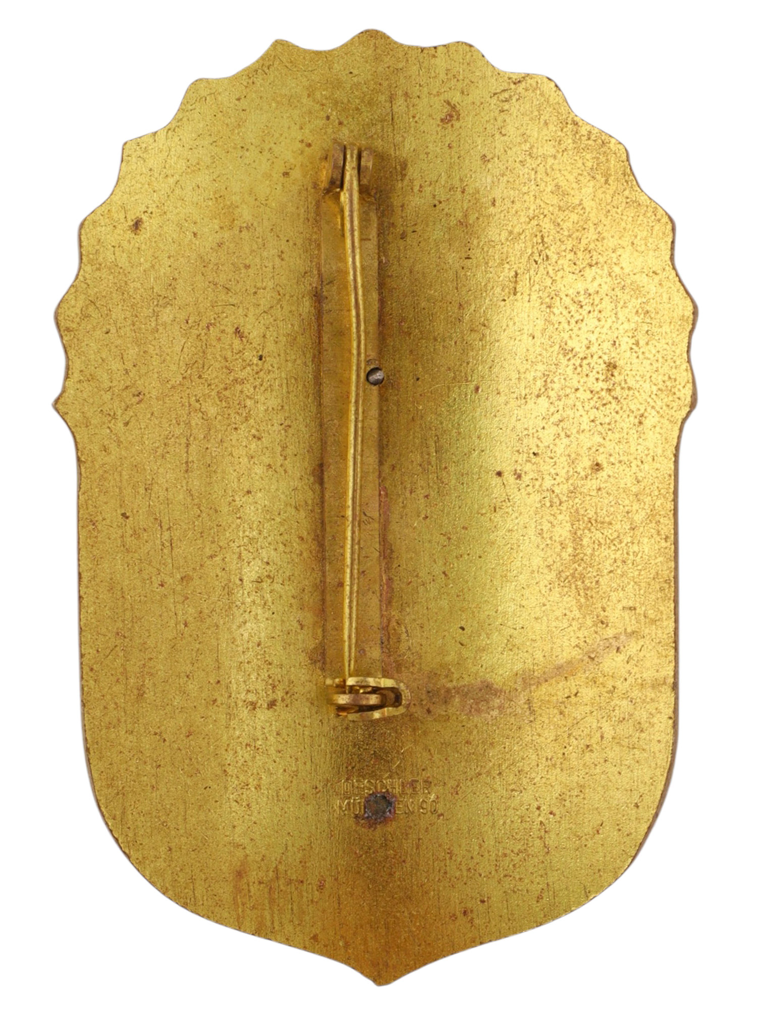A HUNGARIAN NATIONAL DEFENSE ASSOCIATION (MOVE) BADGE, BY DESCHLER, MUNICH