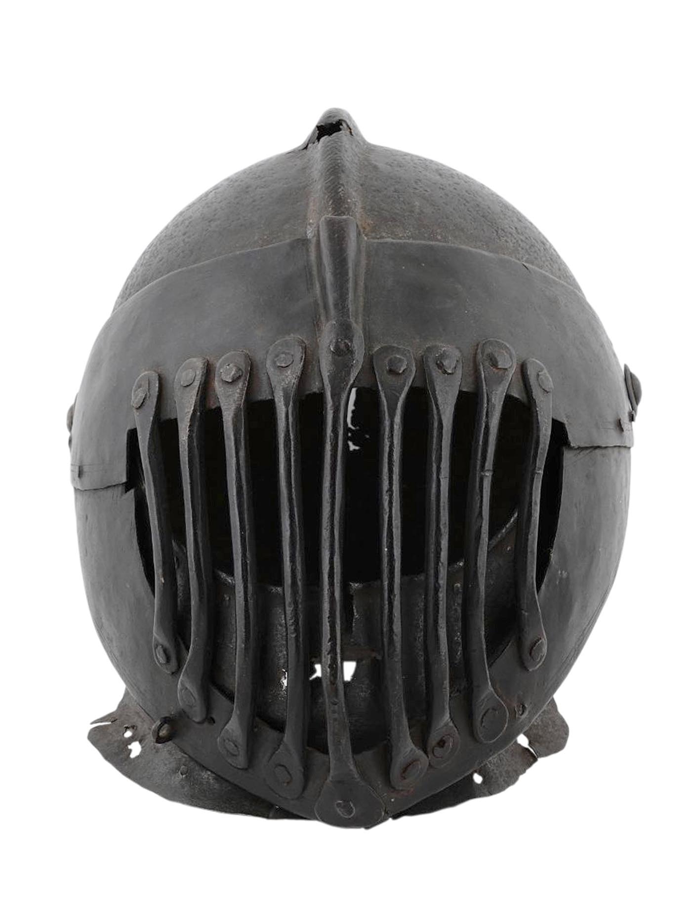 AN ITALIAN GIOCO DEL PONTE CLOSED HELMET, PISA, 17TH CENTURY