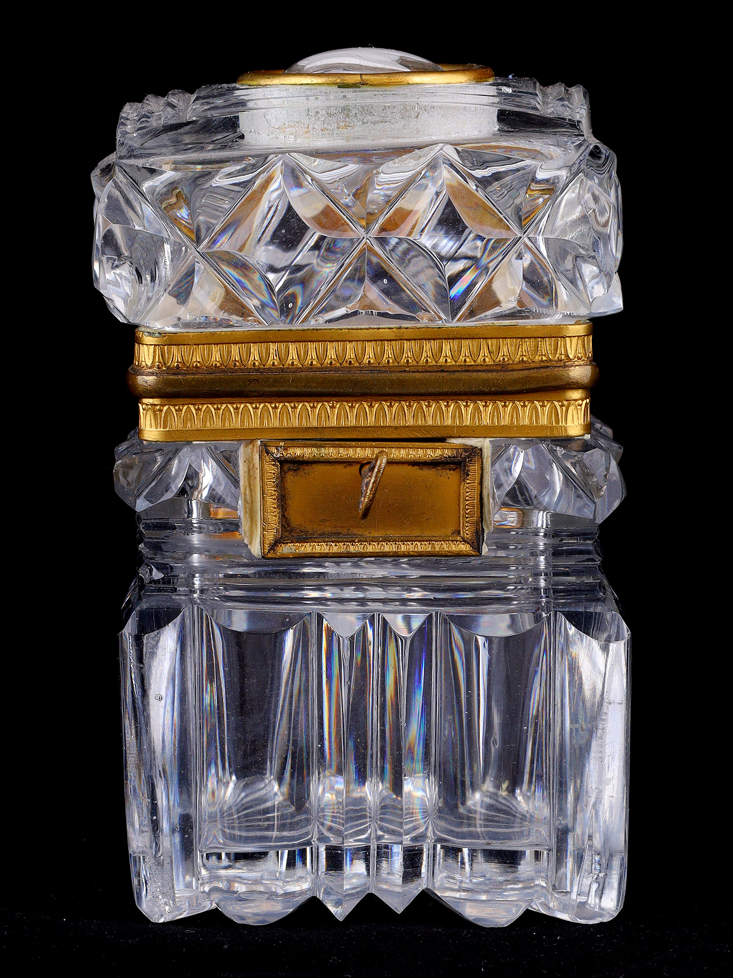 A FRENCH EMPIRE CRYSTAL BOX WITH CAMEO MEDALLION, 19TH CENTURY