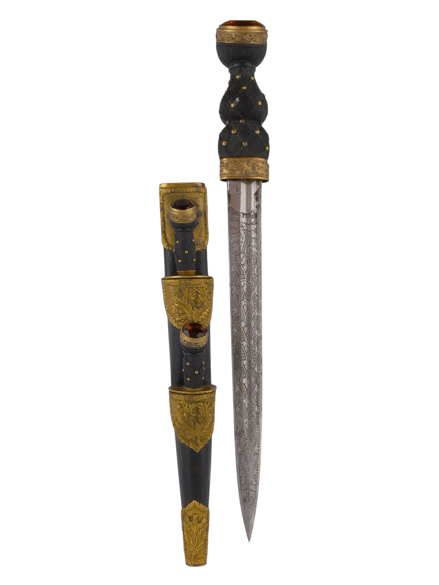 A SCOTTISH REGIMENTAL DRESS DIRK WITH COMPANION KNIFE AND FORK BY HAWKES & CO., LONDON, LATE 19TH CENTURY