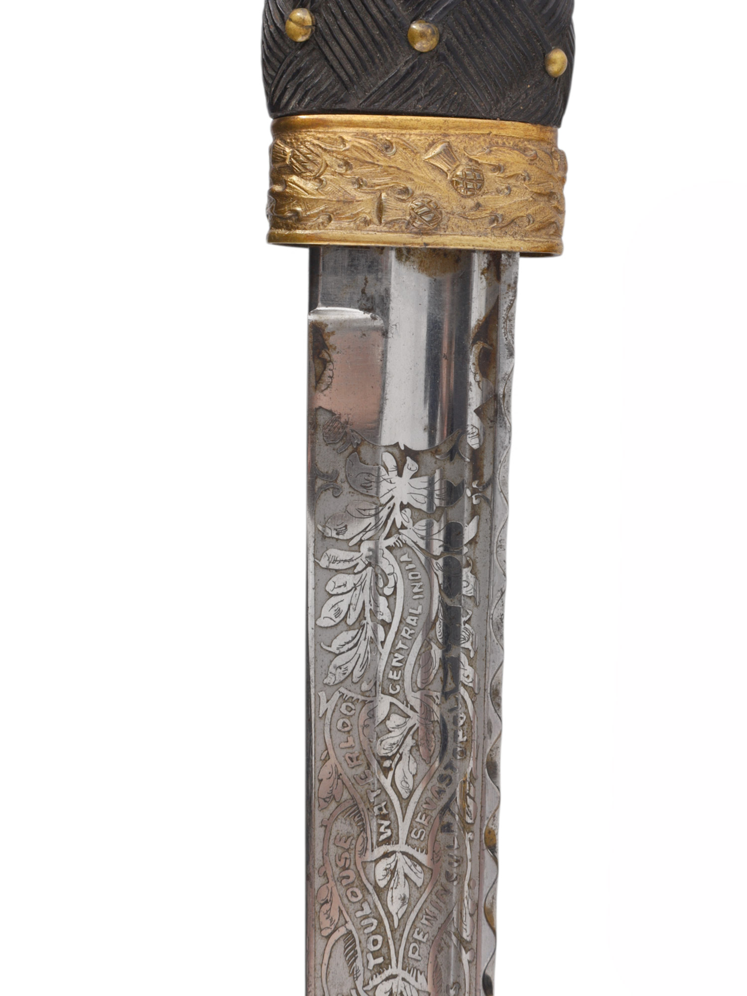 A SCOTTISH REGIMENTAL DRESS DIRK WITH COMPANION KNIFE AND FORK BY HAWKES & CO., LONDON, LATE 19TH CENTURY