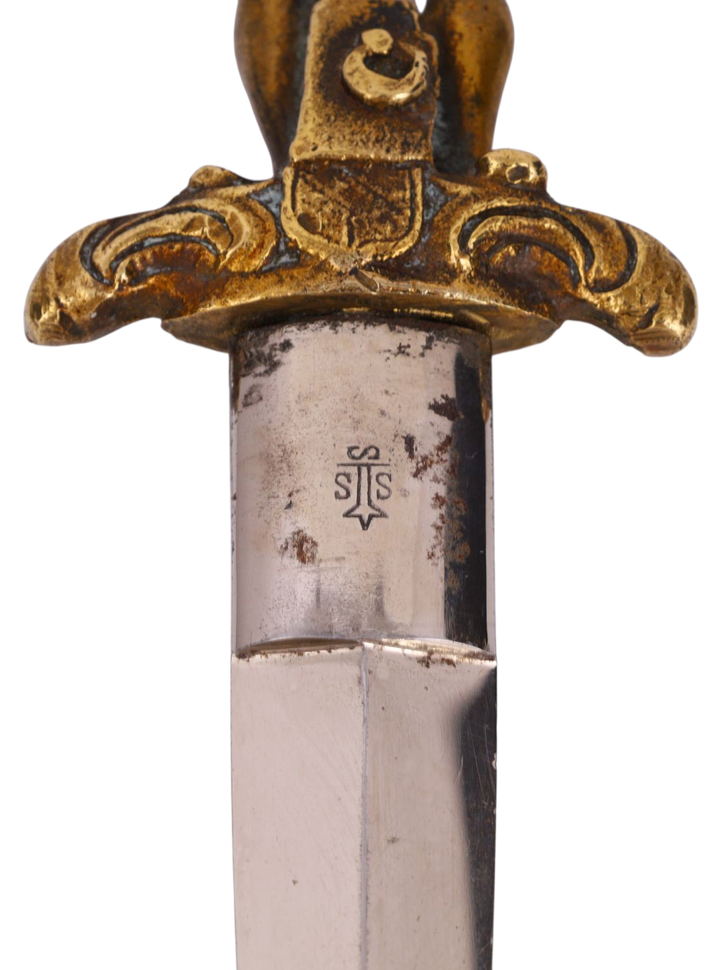 A EUROPEAN ROMANTIC DAGGER WITH SCULPTURAL HILT, 19TH CENTURY