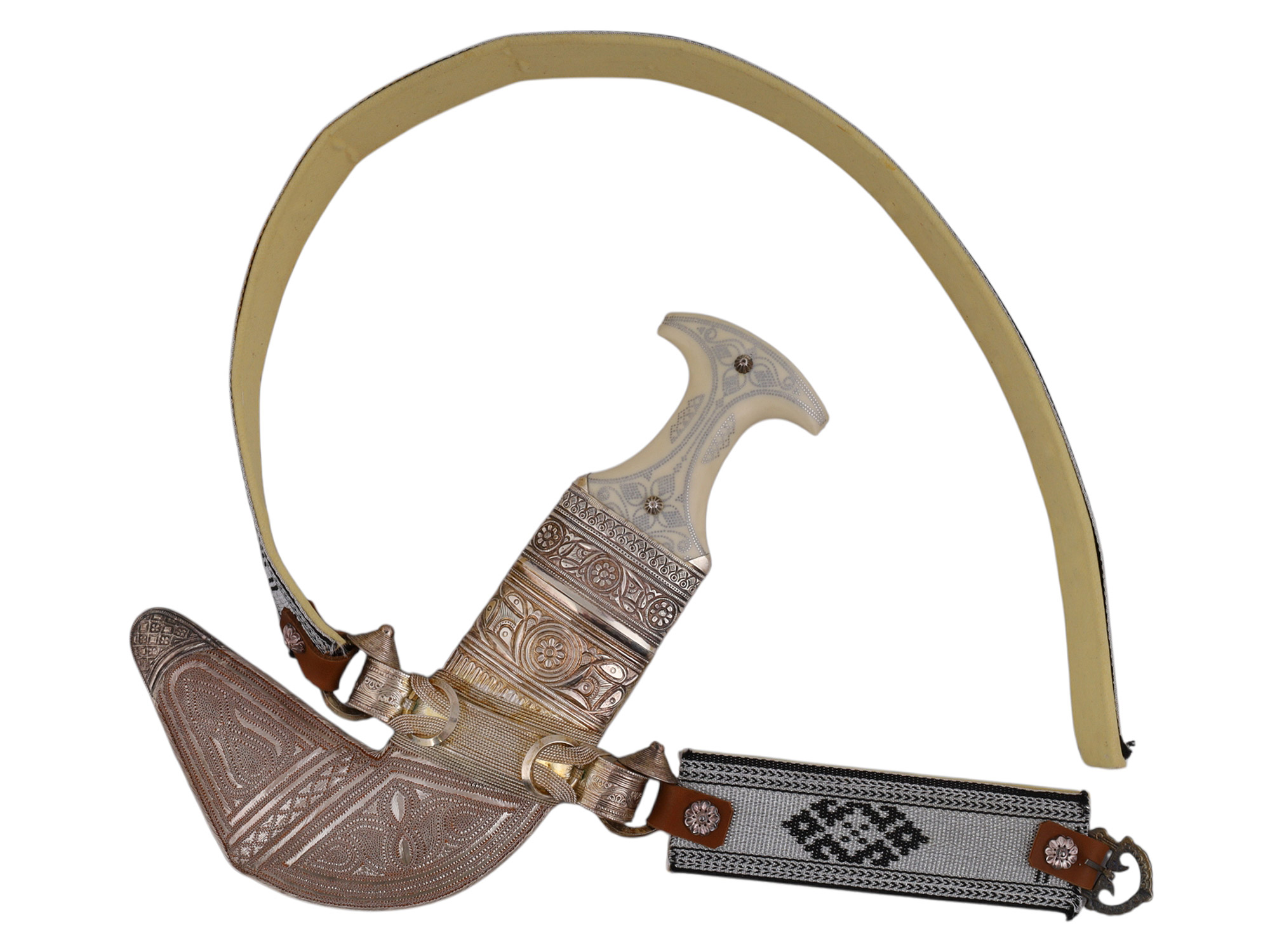 AN ARAB SILVER-MOUNTED JAMBIYA DAGGER PRESENTED TO THE PERMANENT MISSION OF FRANCE TO THE UNITED NATIONS, AUGUST 2009
