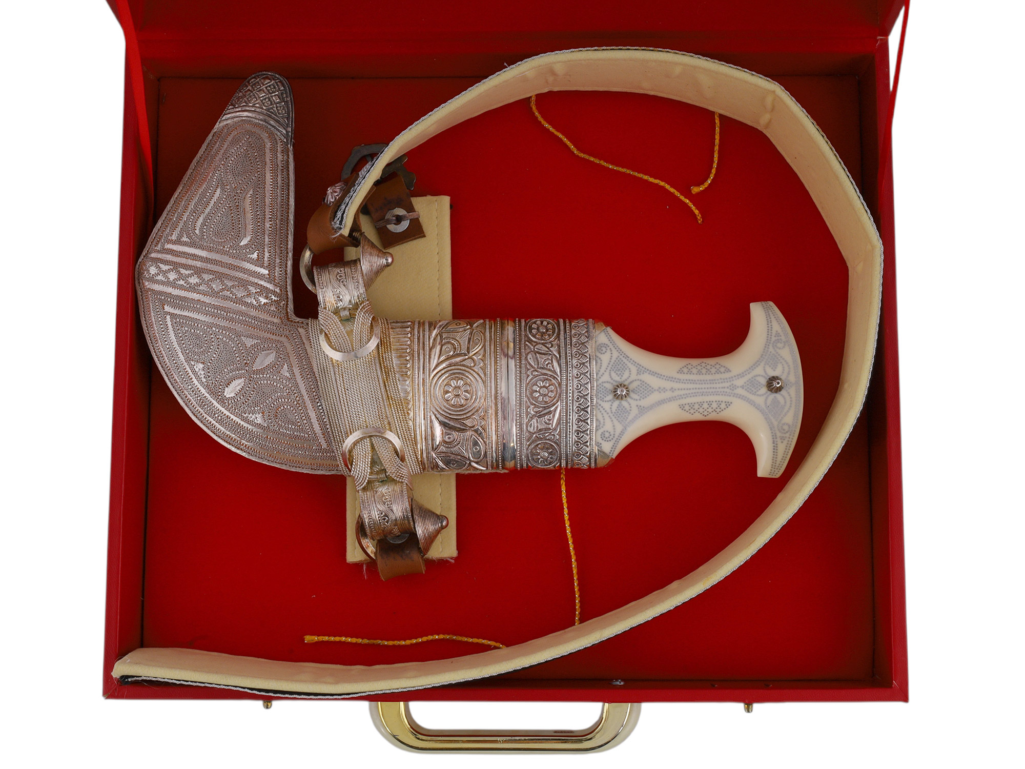 AN ARAB SILVER-MOUNTED JAMBIYA DAGGER PRESENTED TO THE PERMANENT MISSION OF FRANCE TO THE UNITED NATIONS, AUGUST 2009