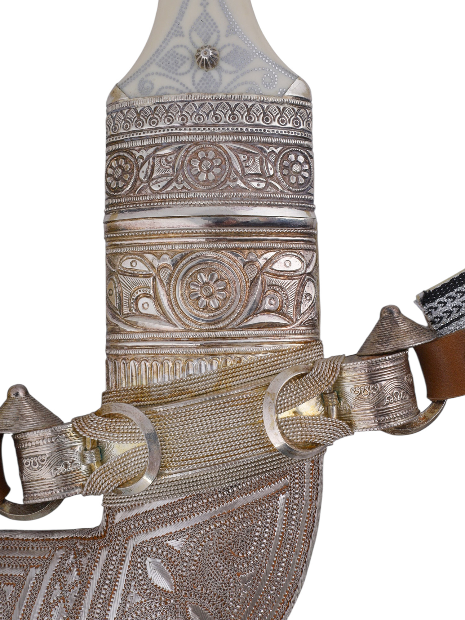 AN ARAB SILVER-MOUNTED JAMBIYA DAGGER PRESENTED TO THE PERMANENT MISSION OF FRANCE TO THE UNITED NATIONS, AUGUST 2009