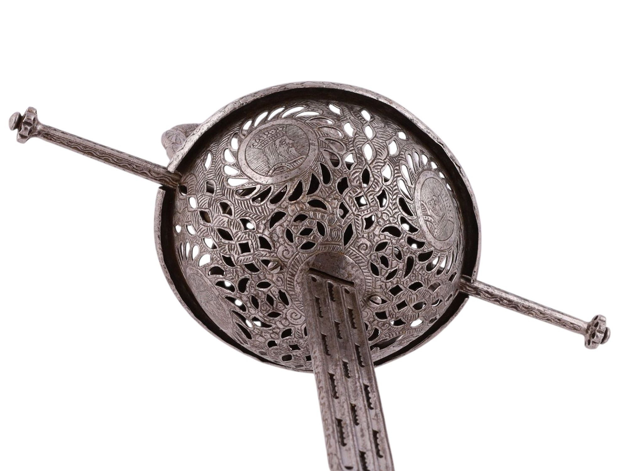 AN ENGRAVED SPANISH CUP-HILT TAZA RAPIER, CIRCA 17TH CENTURY