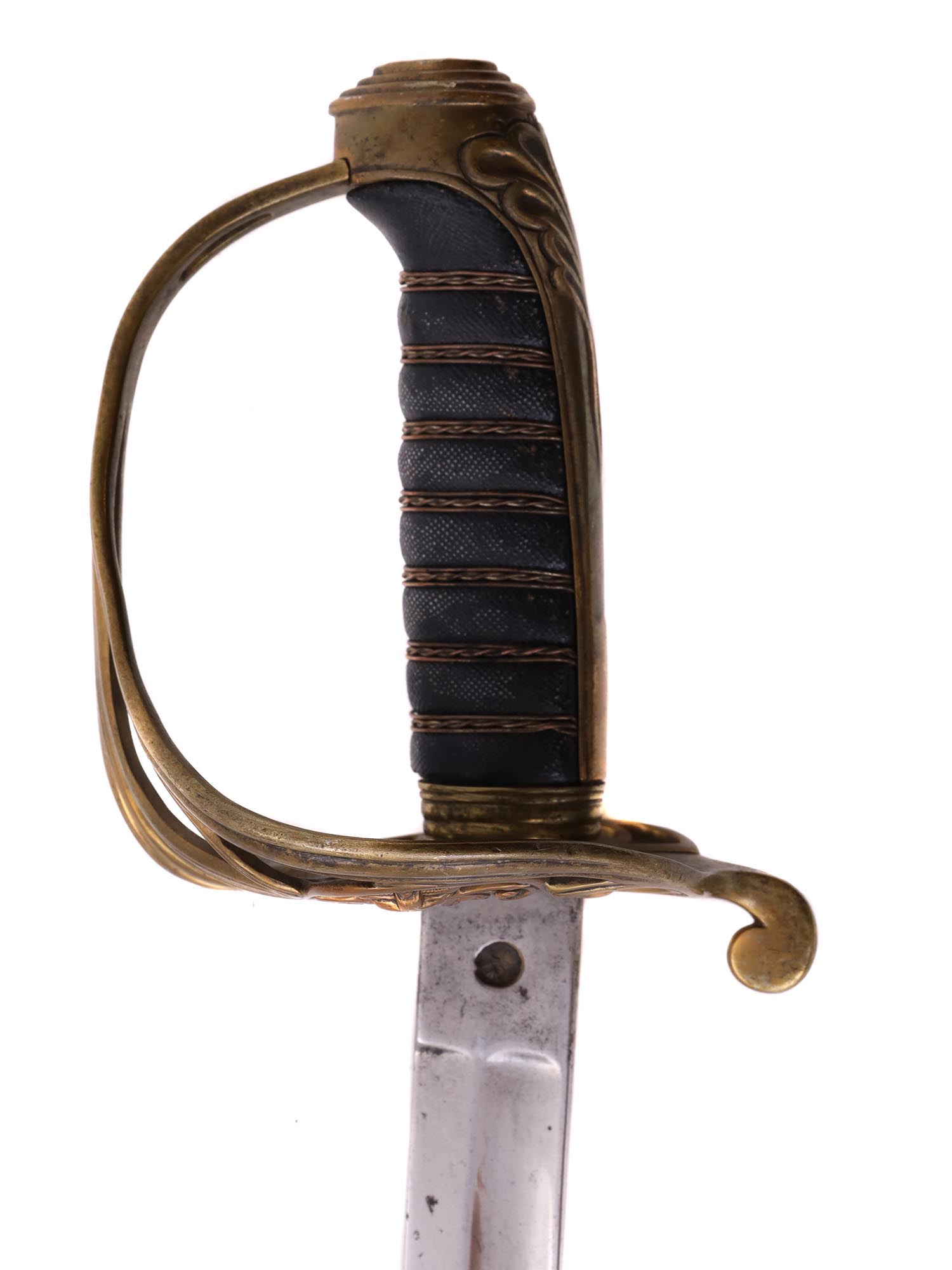 AN ENGLISH SABRE WITH QUEEN VICTORIA CYPHER, 19TH CENTURY