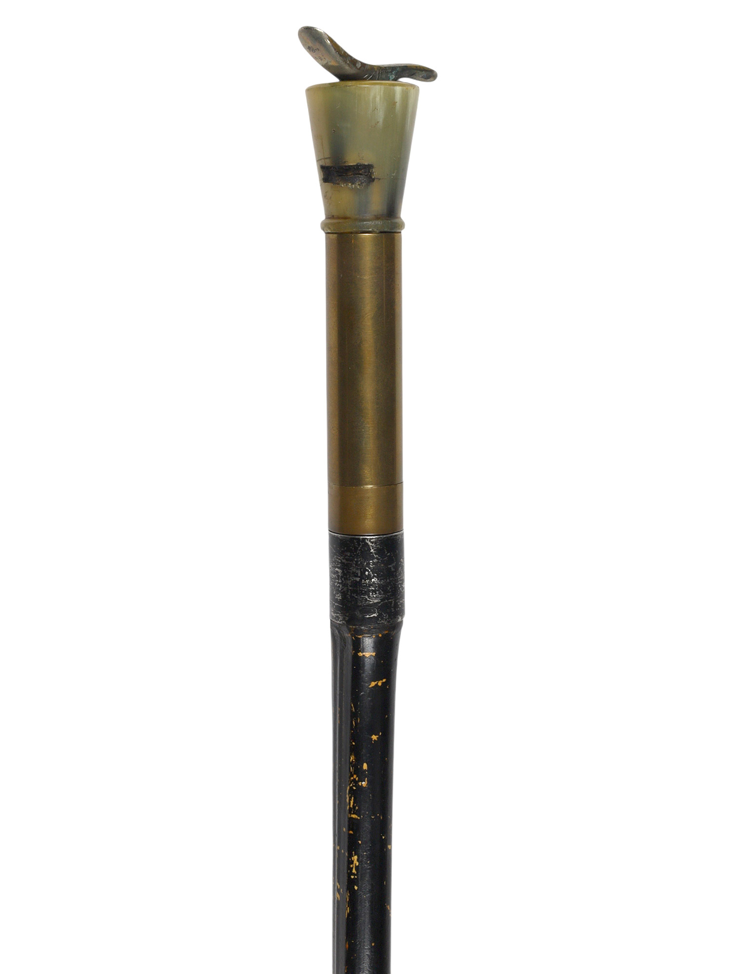 A CONTINENTAL EUROPEAN BRASS-MOUNTED HORN-HANDLED FIRING CANE, LATE 19TH CENTURY