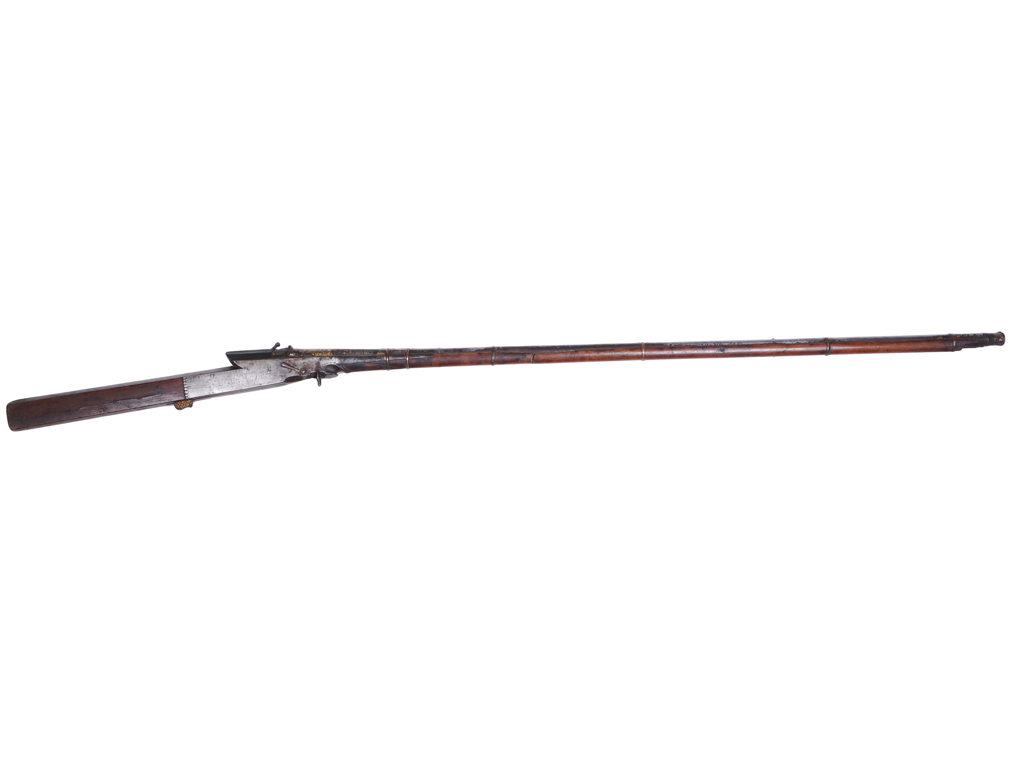 AN INDIAN MATCHLOCK RIFLE DECORATED WITH GOLD INAY, 18TH C.