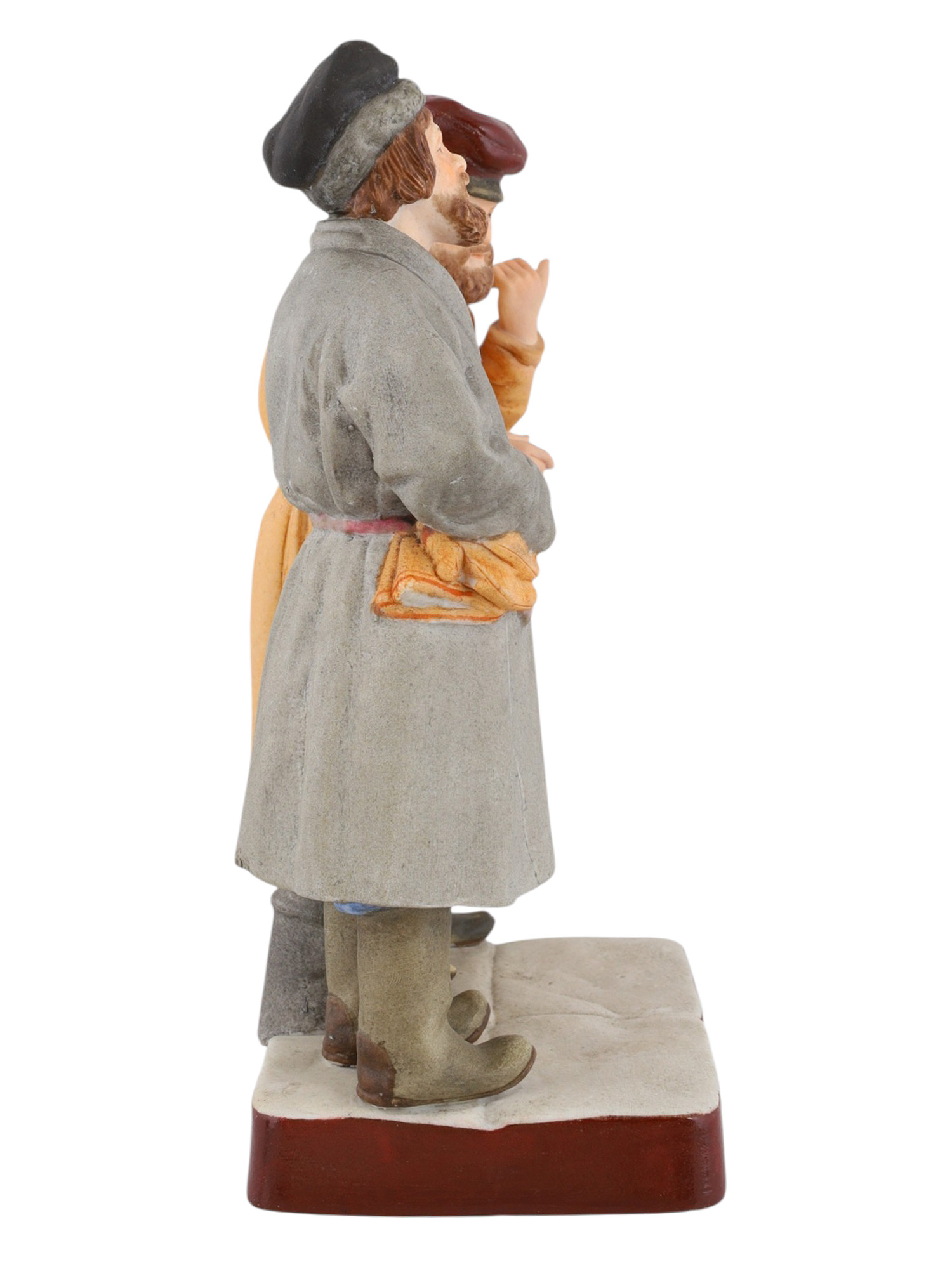 A RUSSIAN GARDENER PORCELAIN FIGURAL GROUP OF TWO PEASANT MEN, 19TH CENTURY
