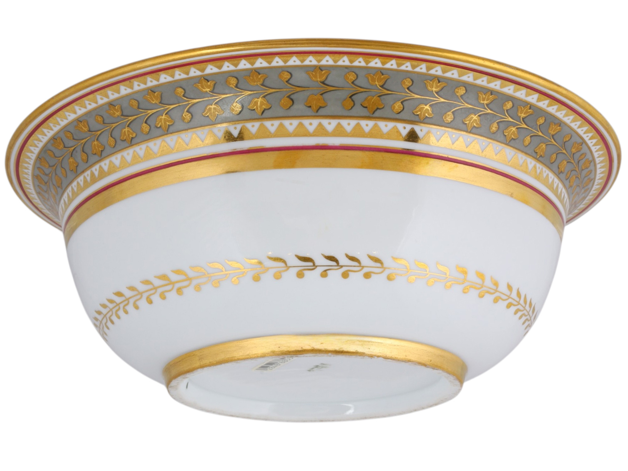 A LARGE RUSSIAN PORCELAIN BOWL FROM THE BABIGON SERVICE BY THE IMPERIAL PORCELAIN FACTORY, ST. PETERSBURG, PERIOD OF NICHOLAS II, 1894–1917