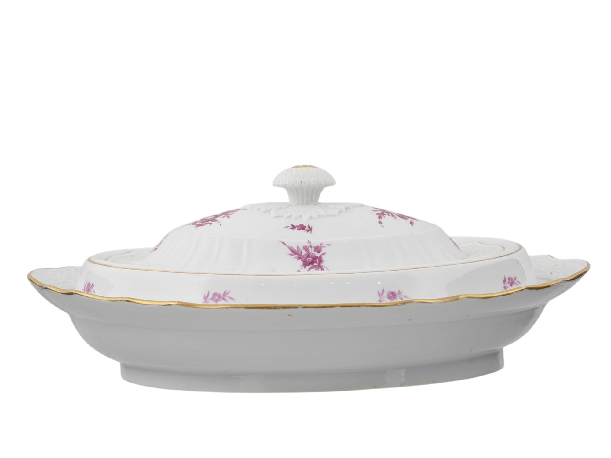A RARE RUSSIAN PORCELAIN LIDDED GRAVY BOWL, REIGN OF NICHOLAS I