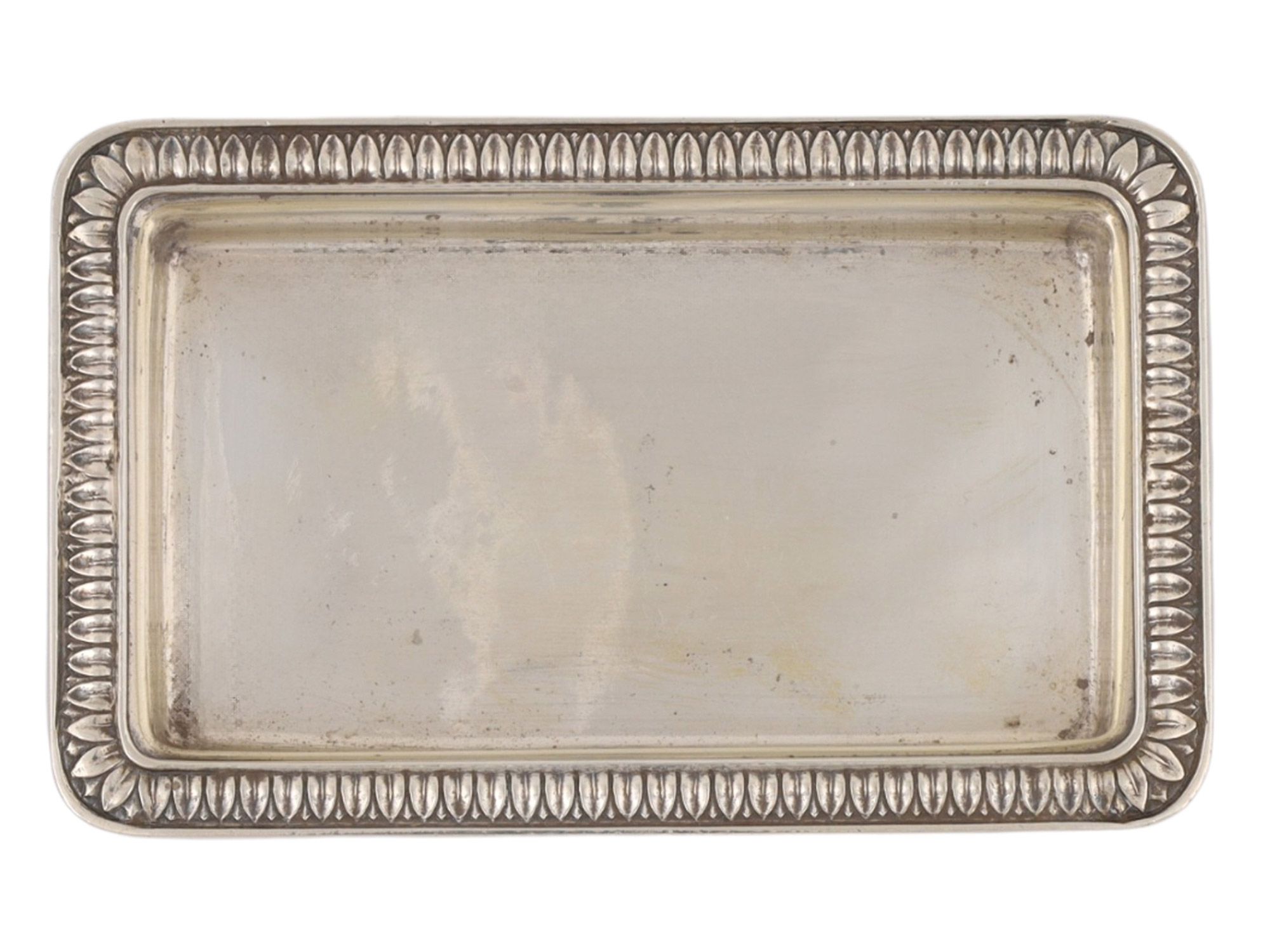 A FABERGÉ SILVER CALLING-CARD TRAY, WORKMASTER HJALMAR ARMFELT, ST PETERSBURG, 1908–1917