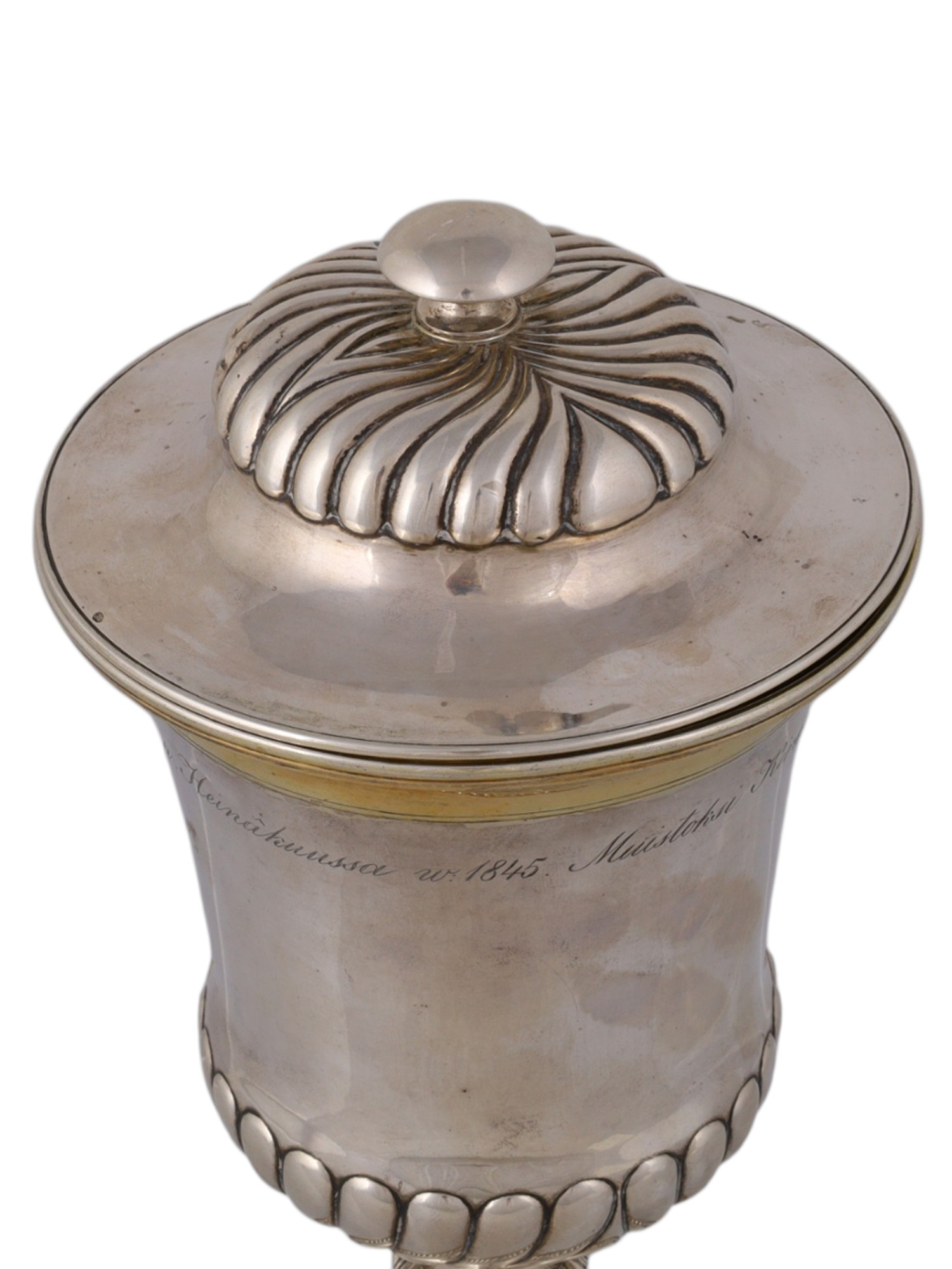 A RUSSIAN PARCEL-GILT SILVER PRESENTATION CUP AND COVER HENRIK AUGUST LANG FOR NICHOLLS & PLINCKE, ST PETERSBURG, 1845