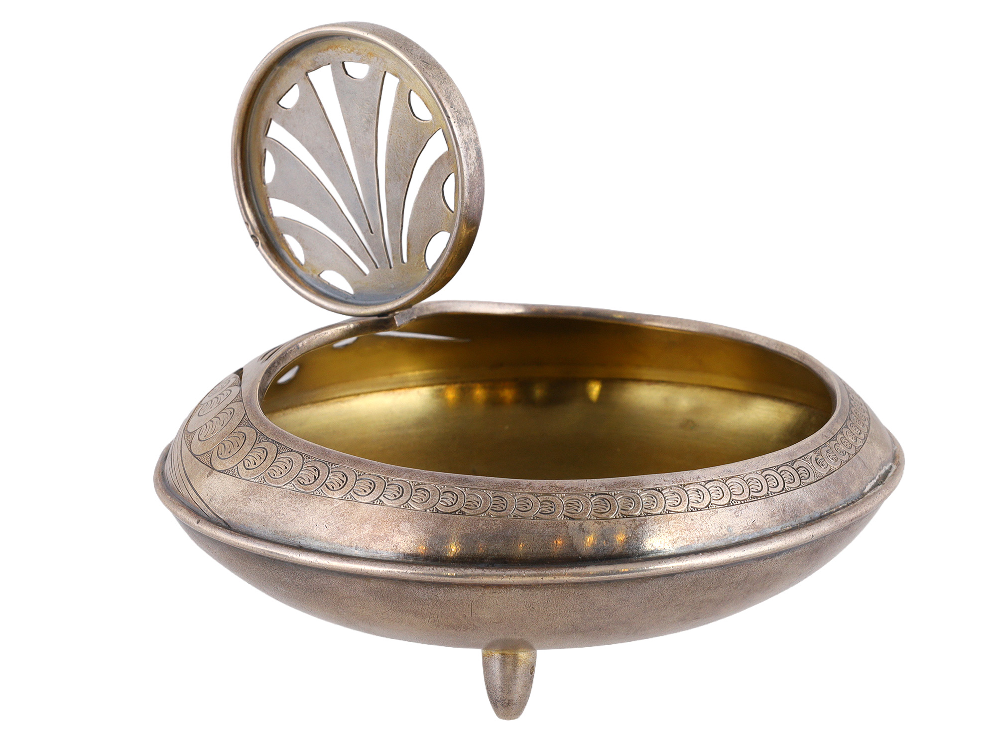 A RUSSIAN ART NOUVEAU GILT-SILVER KOVSH BY BOLIN 1899-1908