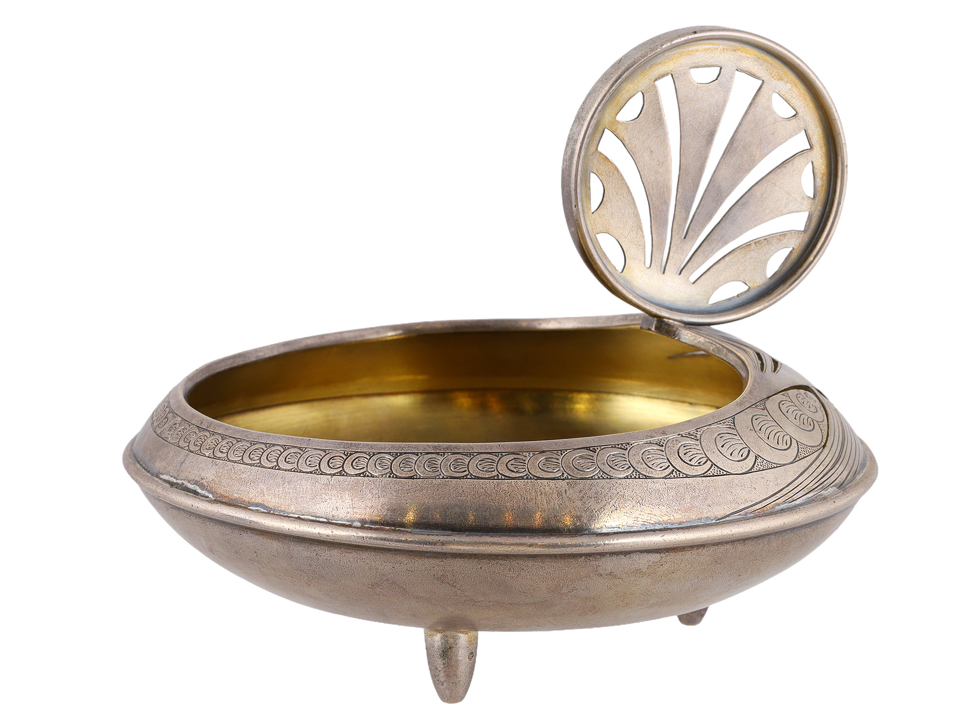 A RUSSIAN ART NOUVEAU GILT-SILVER KOVSH BY BOLIN 1899-1908