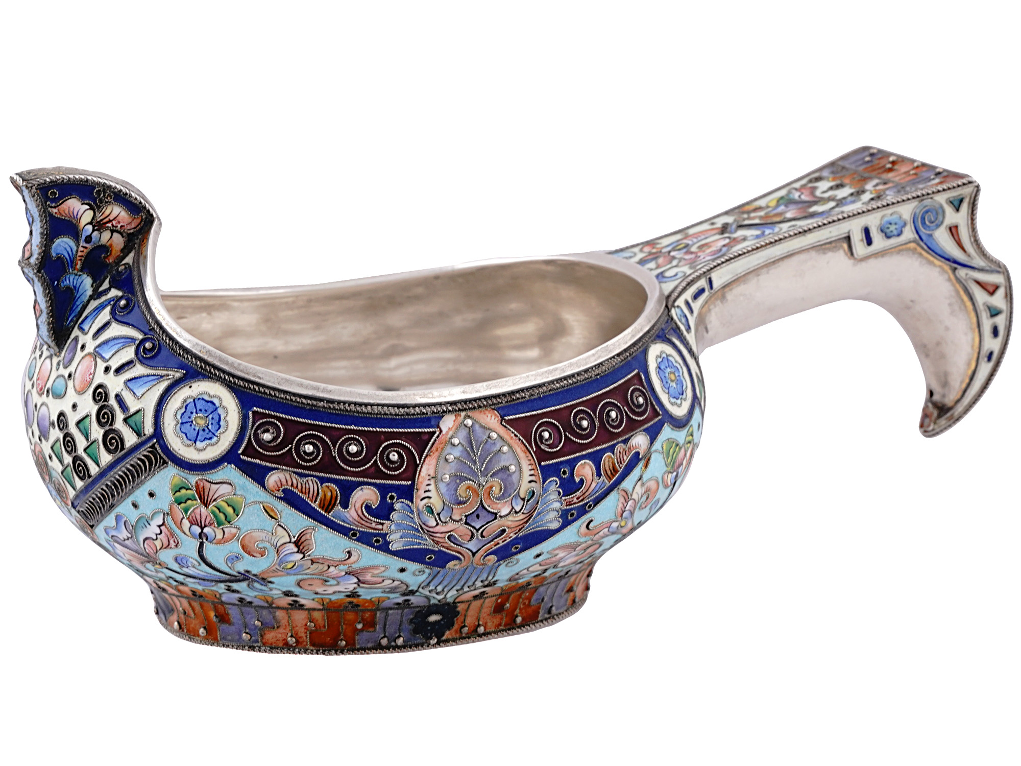 A RUSSIAN SILVER AND ENAMEL KOVSH, 20TH ARTEL, MOSCOW, 1908-17