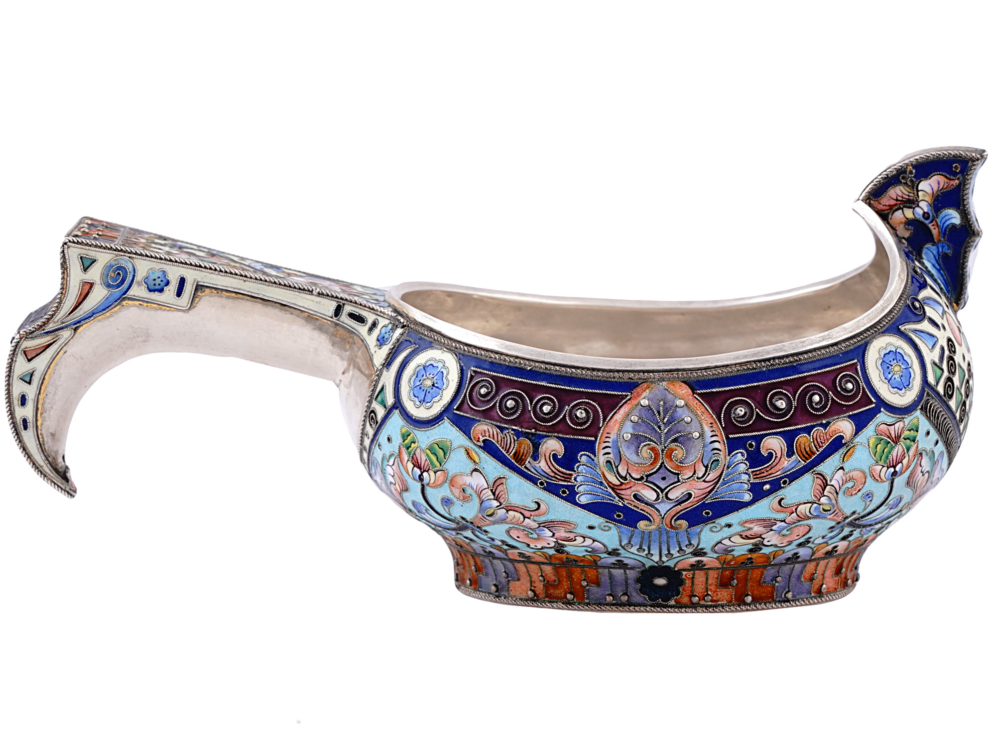 A RUSSIAN SILVER AND ENAMEL KOVSH, 20TH ARTEL, MOSCOW, 1908-17