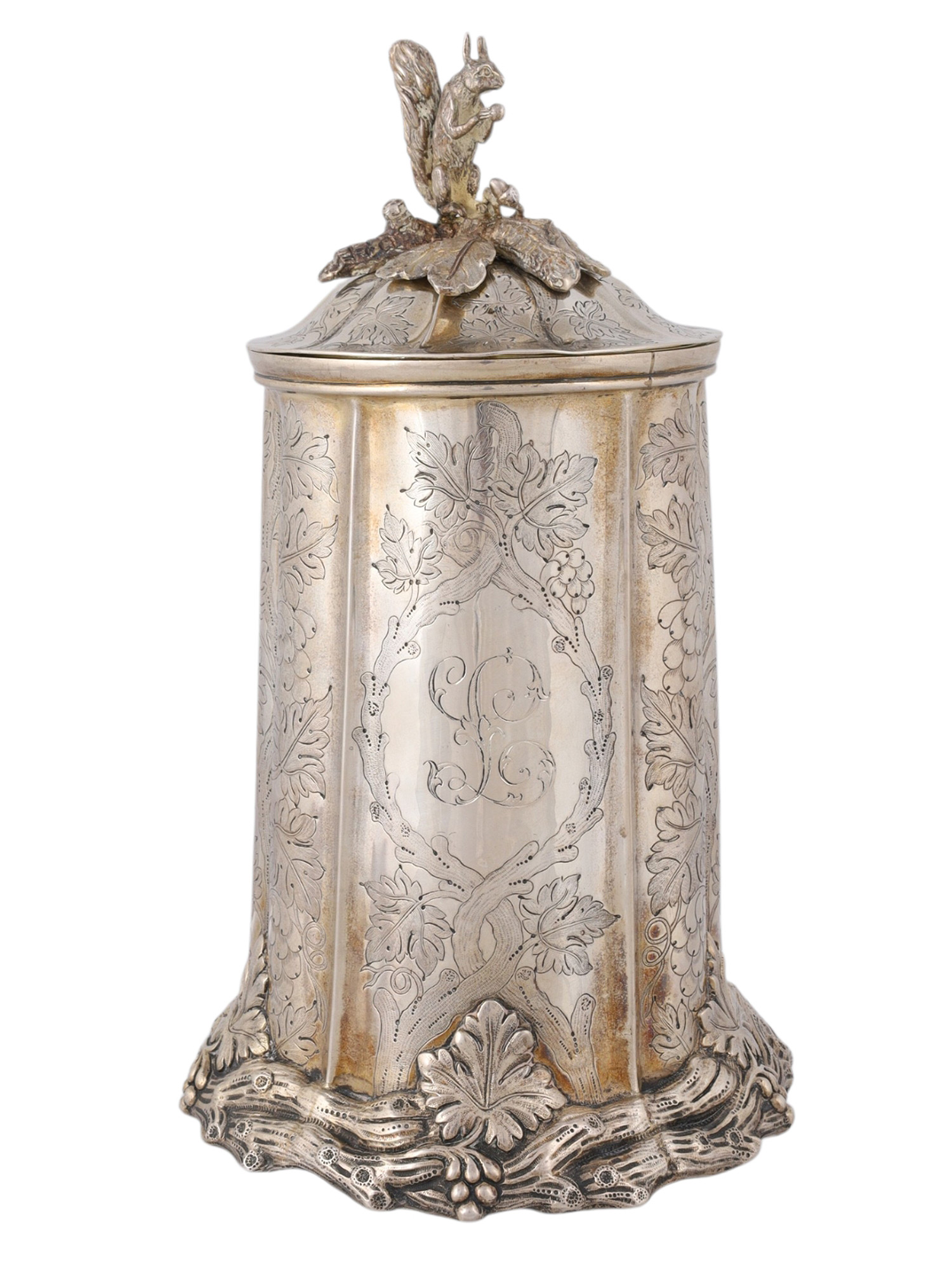 A LARGE RUSSIAN GILT-SILVER LIDDED TANKARD BY GRACHEV, 1866