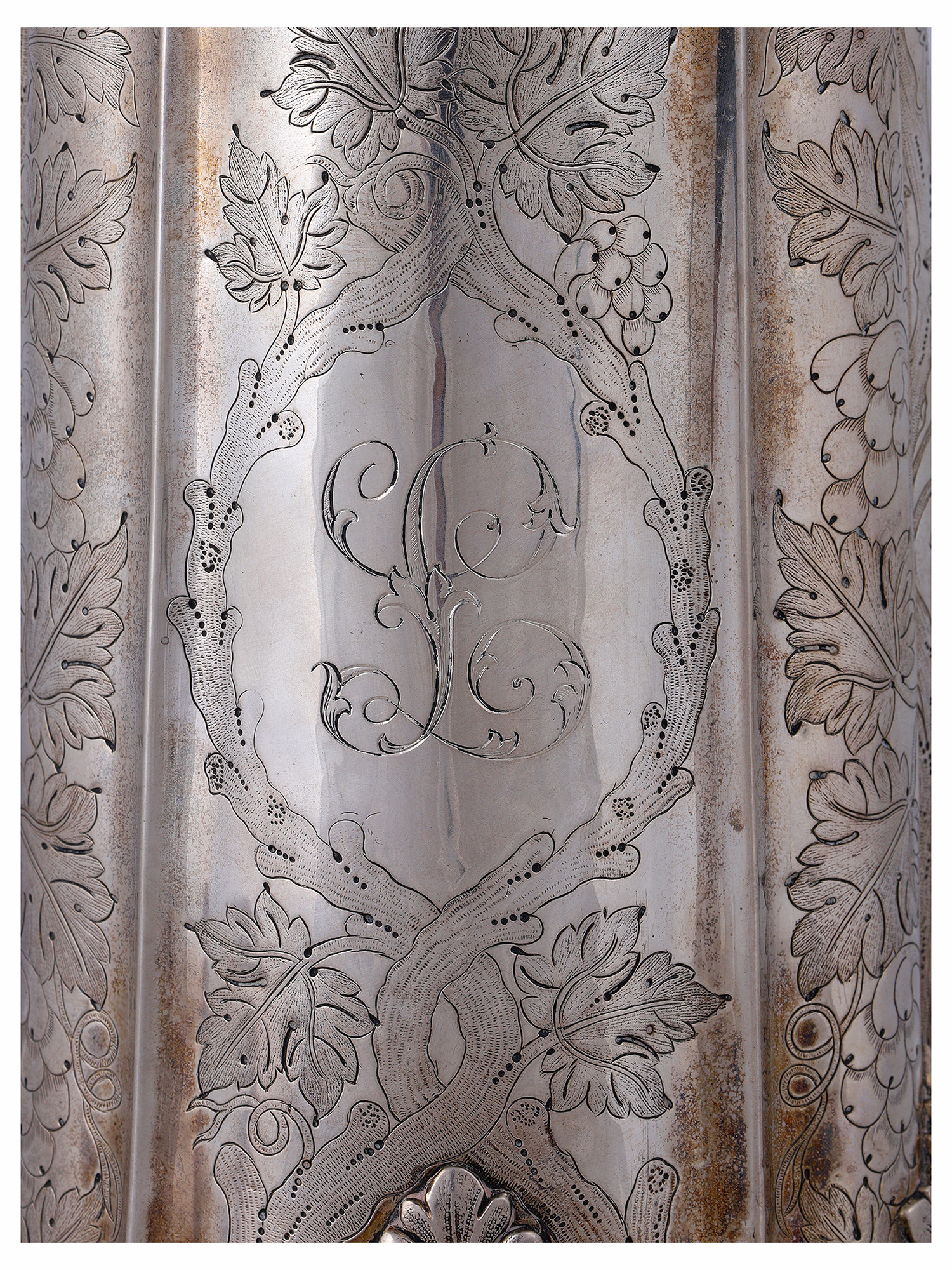 A LARGE RUSSIAN GILT-SILVER LIDDED TANKARD BY GRACHEV, 1866