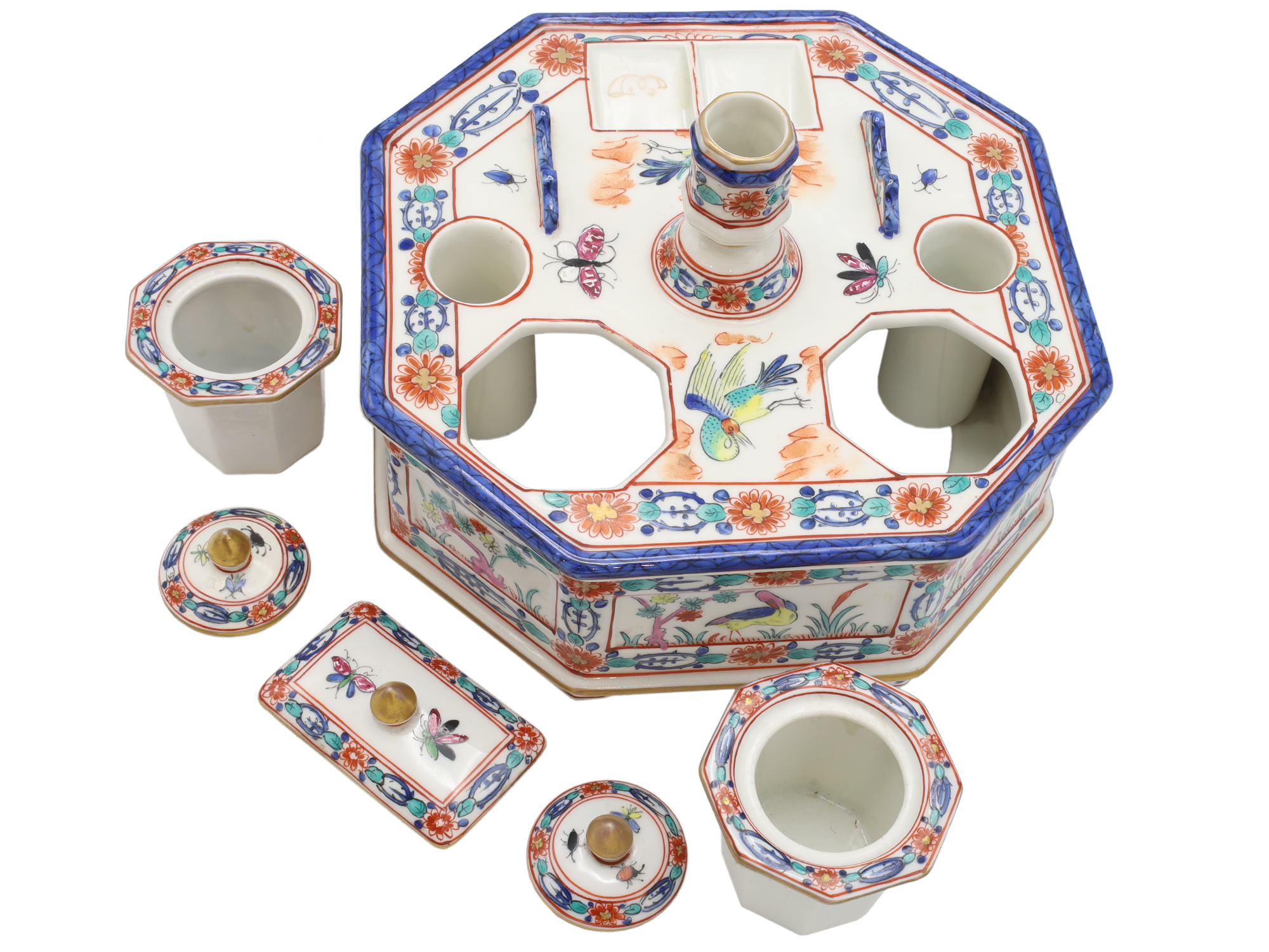 A CHANTILLY PORCELAIN DESK INKSTAND, FIRST PERIOD, 18TH CENTURY
