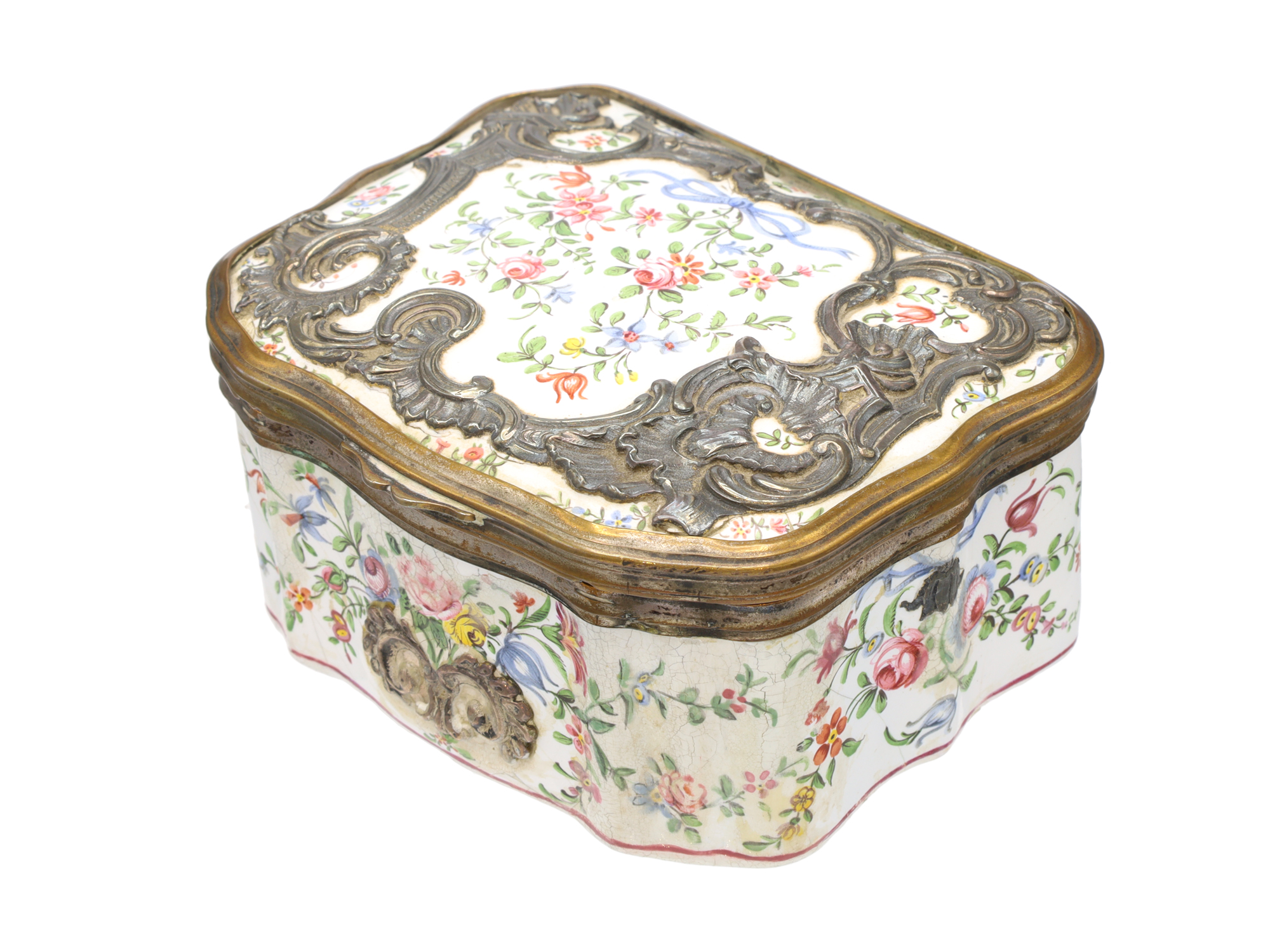 A HAND-PAINTED ENAMEL-ON-COPPER TRINKET BOX WITH SILVER APPLIQUES, SIGNED
