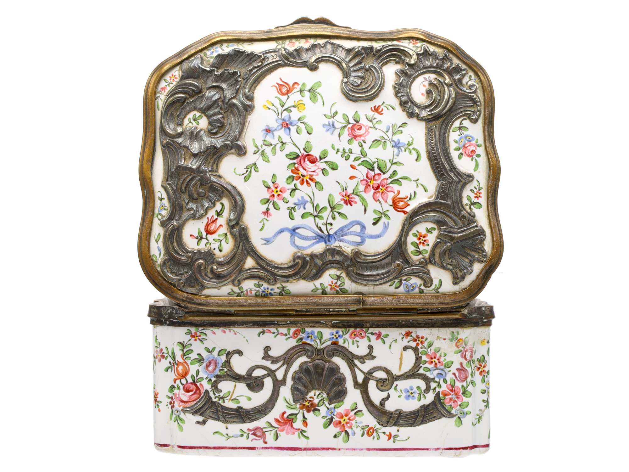 A HAND-PAINTED ENAMEL-ON-COPPER TRINKET BOX WITH SILVER APPLIQUES, SIGNED