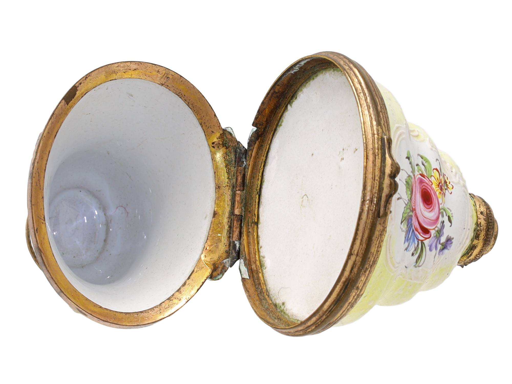A SOUTH STAFFORDSHIRE ENAMEL SCENT BOTTLE, CA. 1765-1770