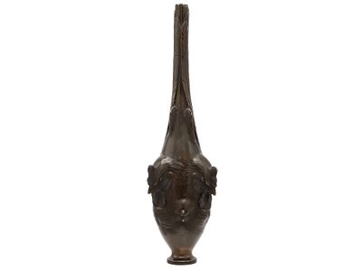 A FINE JAPANESE BRONZE VASE WITH ROOSTERS, MEIJI PERIOD. A finely cast Japanese bronze vase of 