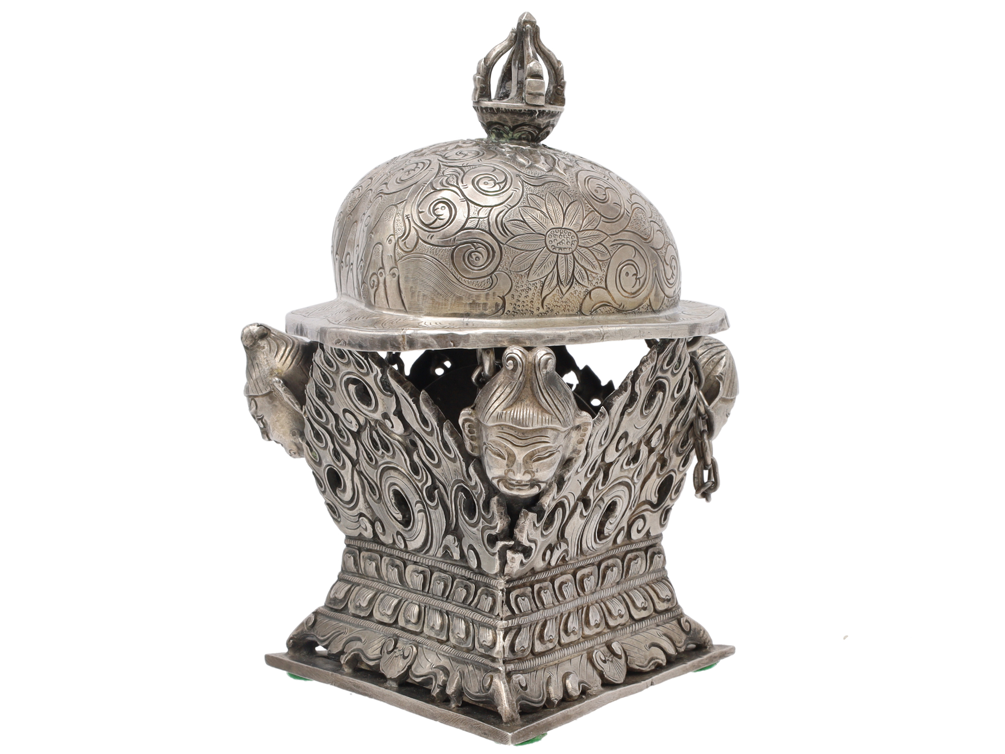 A TIBETAN SILVER KAPALA RITUAL VESSEL, 19TH-EARLY 20TH CENTURY