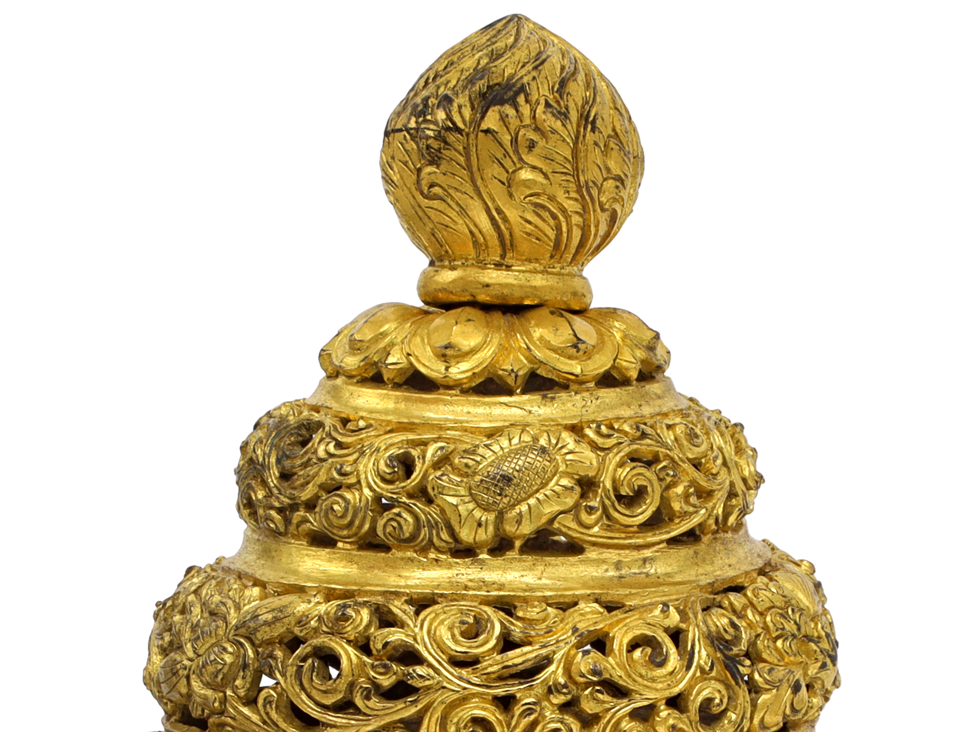 A CHINESE GILT-BRONZE OPENWORK CENSER LID, QING DYNASTY, 18TH-19TH CENTURY