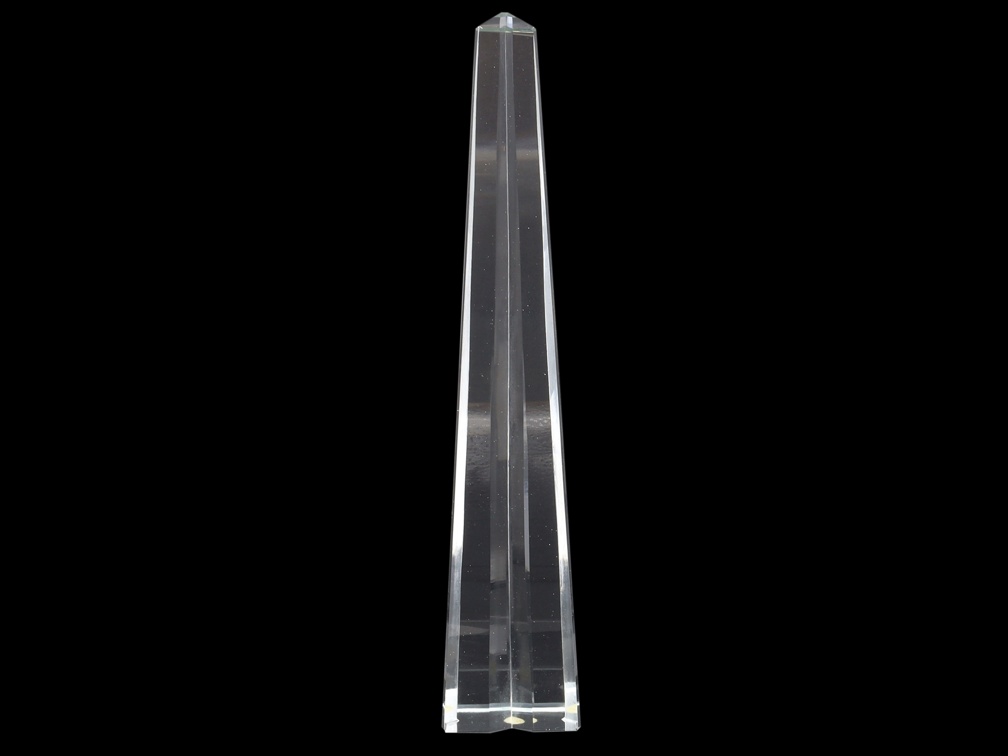 A TALL FACETED CLEAR CRYSTAL GLASS OBELISK, CA. 1970