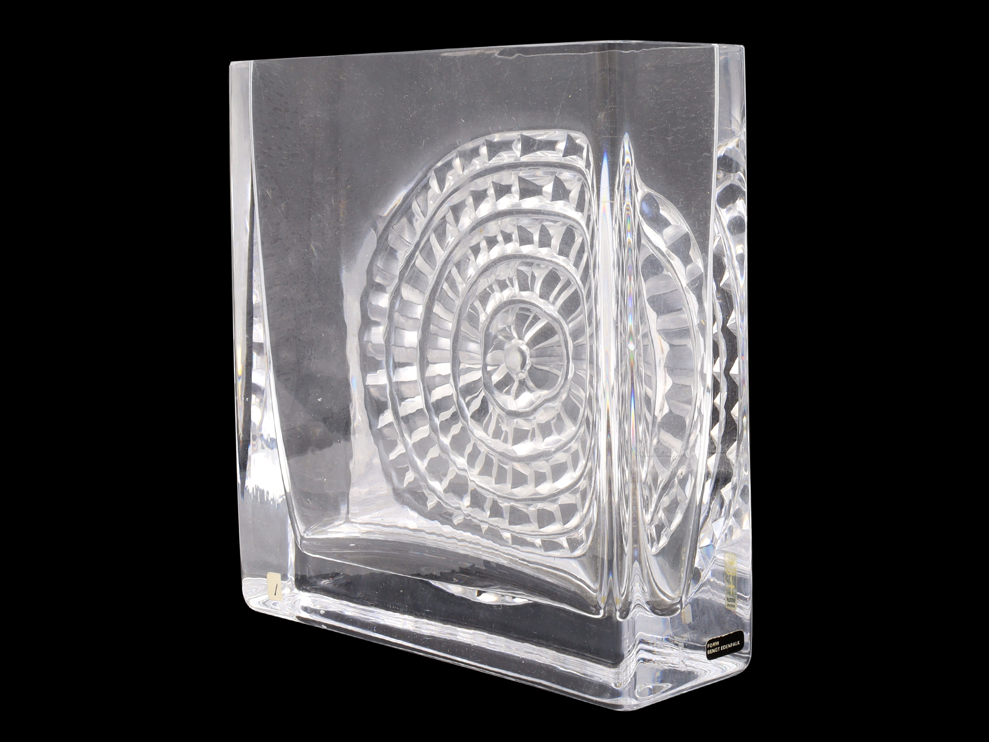 A LARGE SKRUF CRYSTAL VASE BY BENGT EDENFALK, SWEDEN