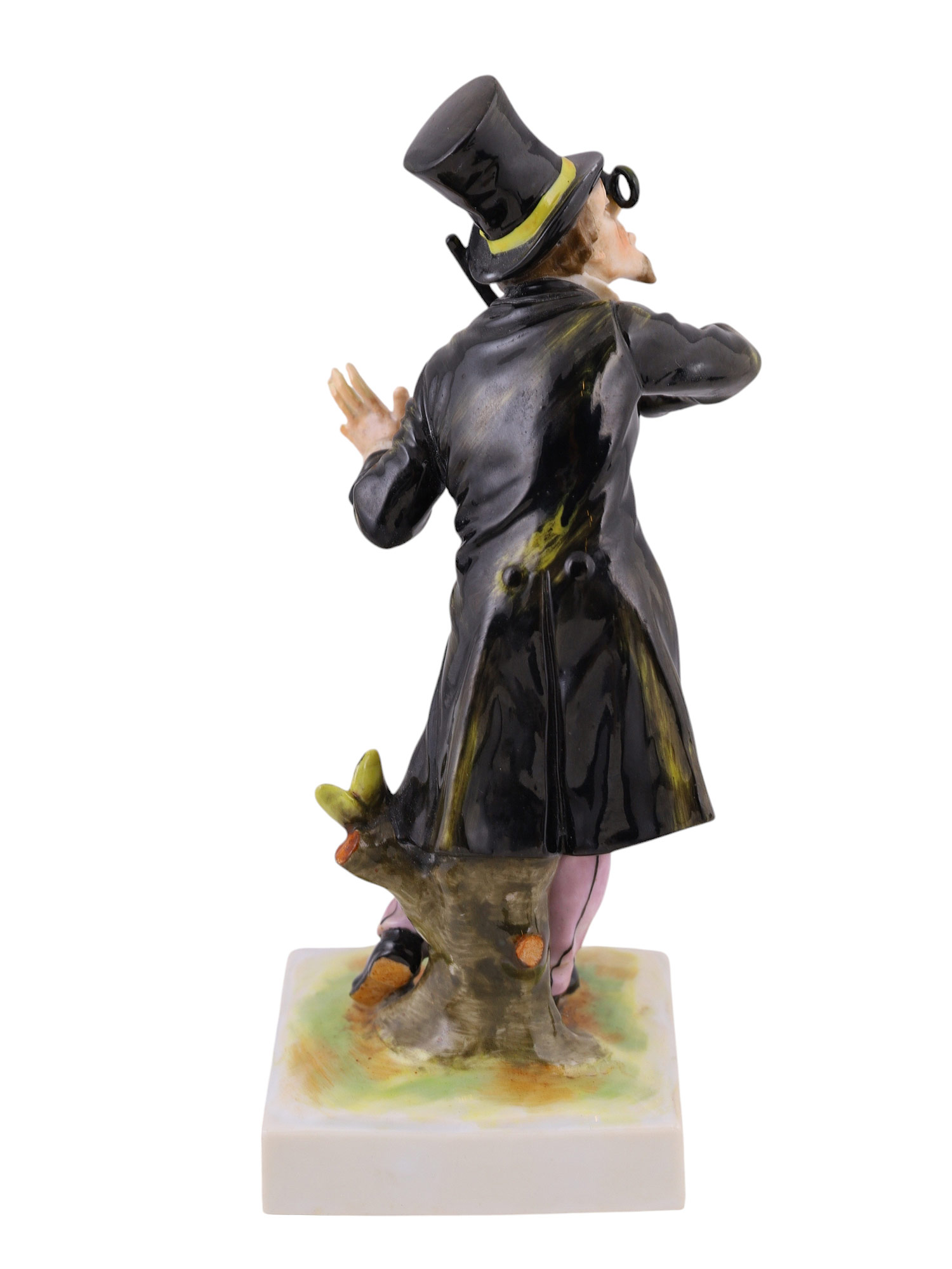 A GERMAN PORCELAIN MUSICIAN FIGURE AFTER CAPODIMONTE, 20TH C.