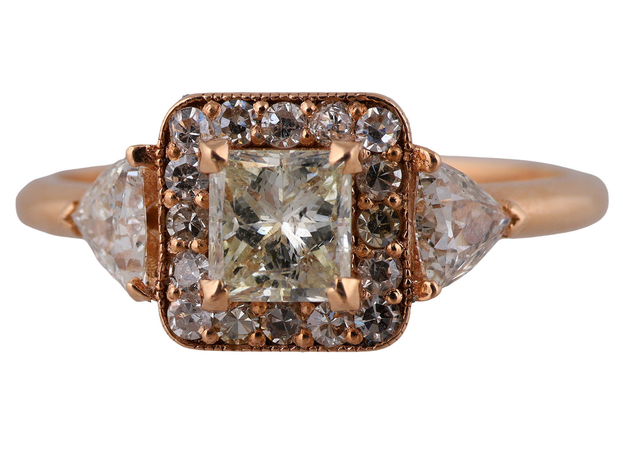 A RUSSIAN GOLD DIAMOND-SET RING