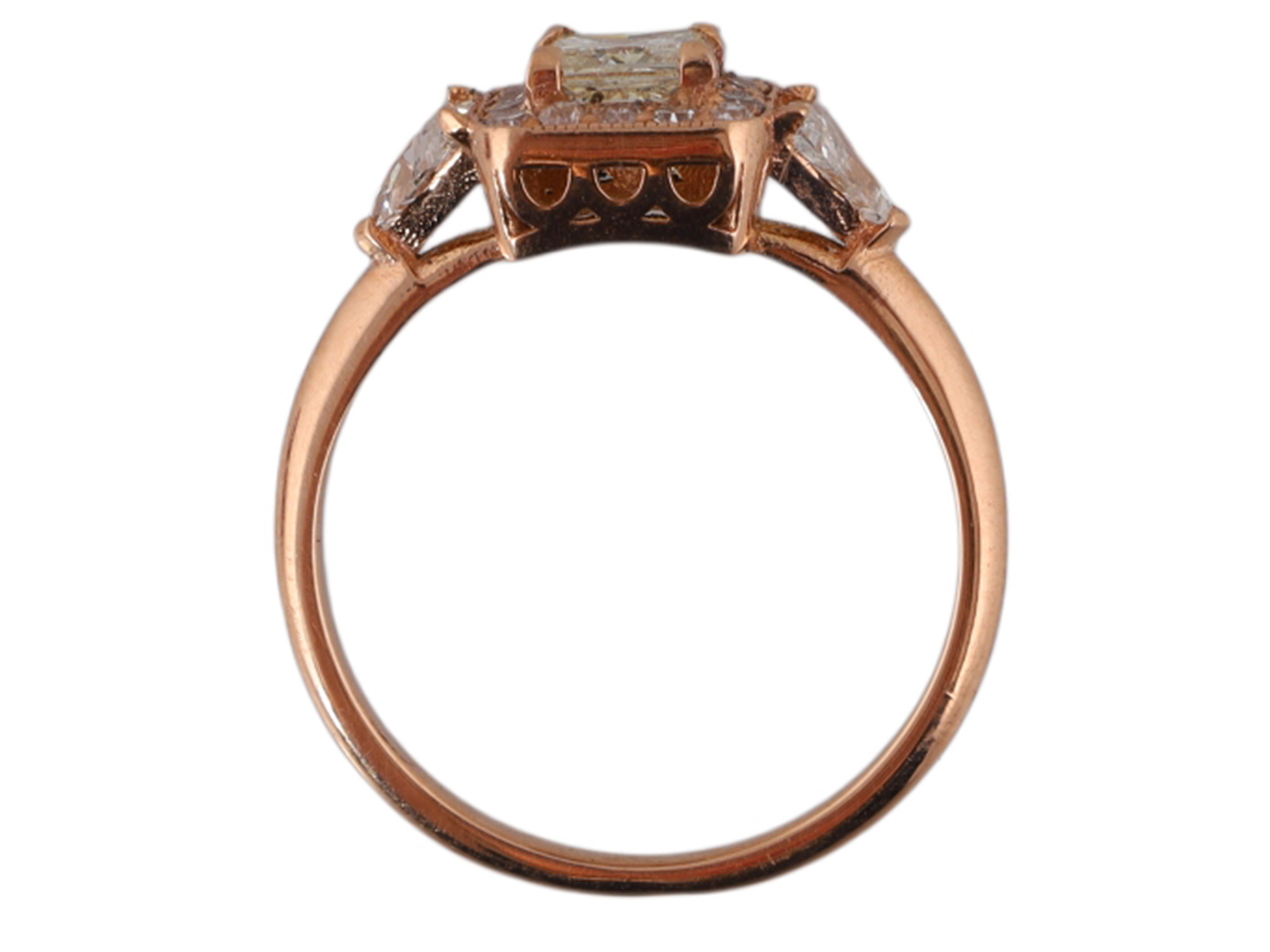 A RUSSIAN GOLD DIAMOND-SET RING