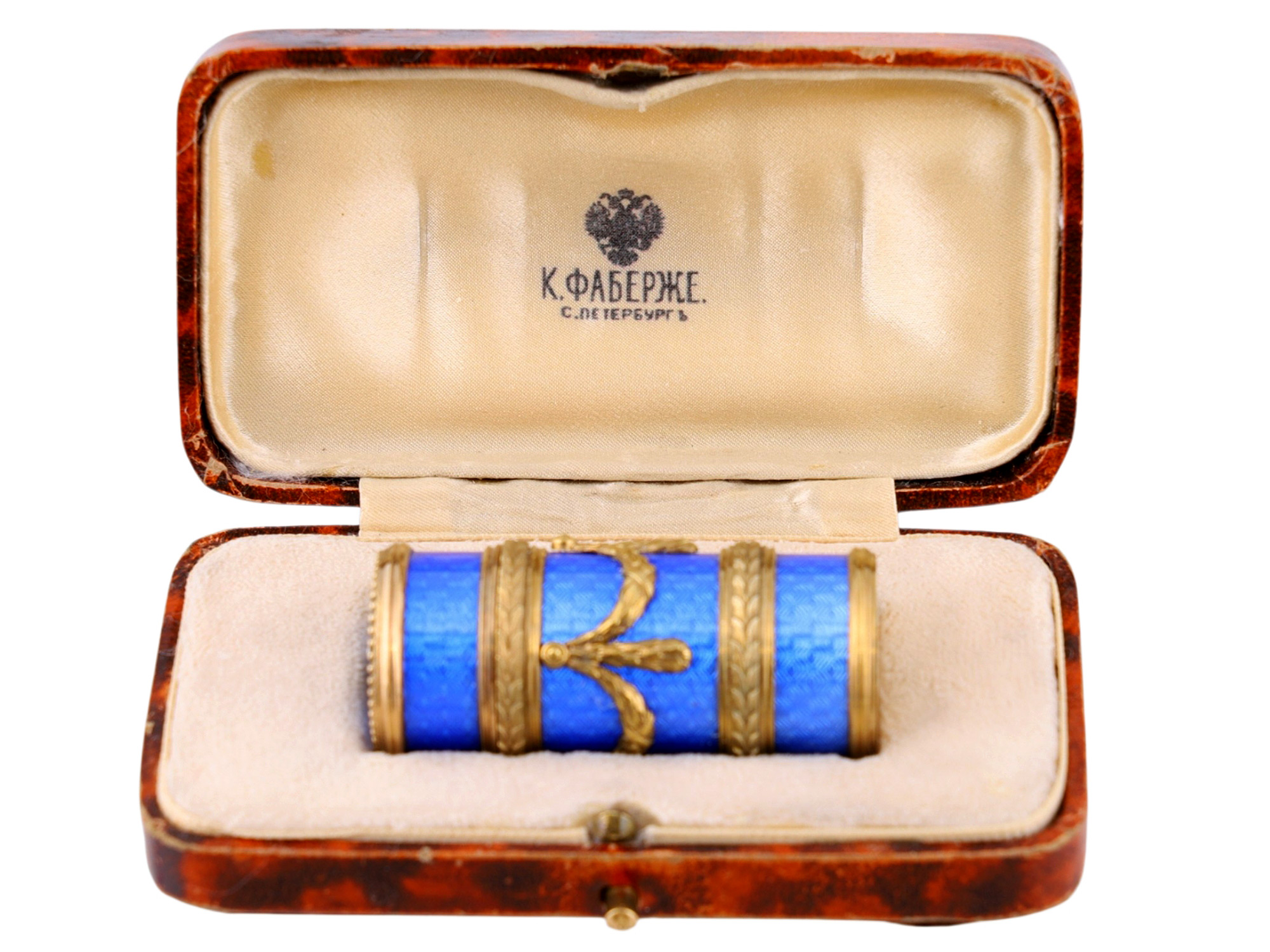 A RUSSIAN GOLD-MOUNTED DIAMOND-SET GUILLOCHÉ ENAMEL CIGARETTE HOLDER