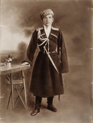 VOROBYOV ALEXEY ZAKHAROVICH, TERSK COSSACK
Photo. 1930s-40s. 40x30 cm. На обороте следы бумаги 