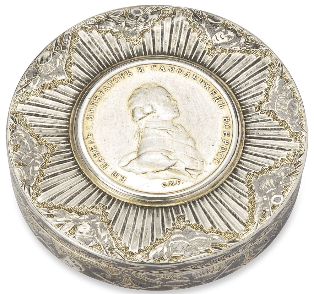 RUSSIAN PARCEL-GILT SILVER AND NIELLO BONBONNI&Egrave;RE
ALEKSEI SPIRIDONOV, MOSCOW, 1809. depicting 