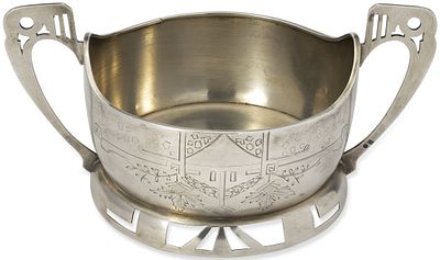 RUSSIAN PARCEL-GILT SILVER BOWL WITH DOUBLE HANDLES
2nd Moscow Artel, 1908-1917. Hallmarks: ‘84’ 
