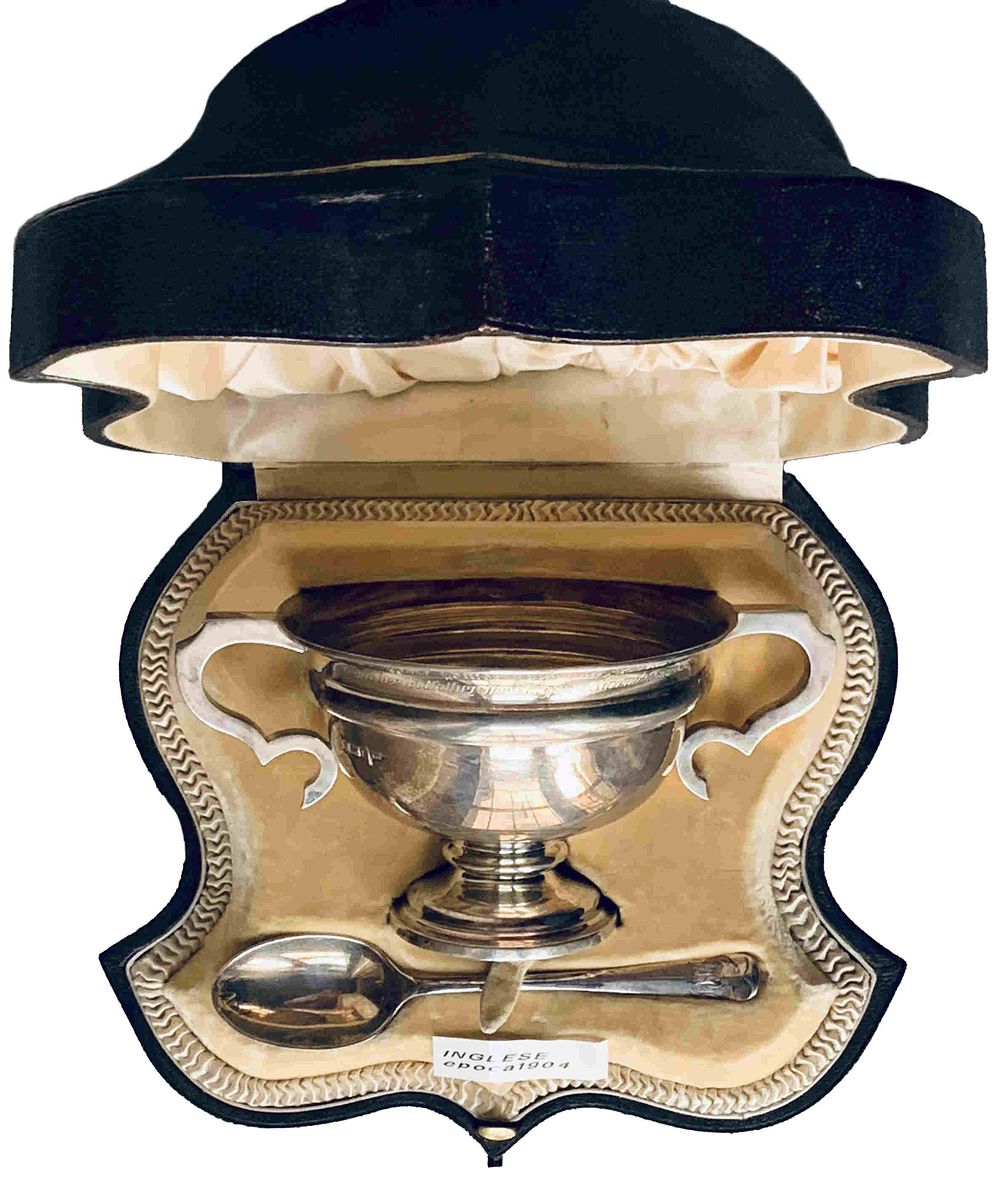 WALKER & HALL SILVER CUP AND SPOON
Sheffield, England, circa 1909. Hallmarks: crown, lion 