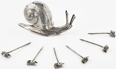 ‘SNAIL’ ITALIAN SILVER PICK HOLDER. Hallmarks: ‘800’ Italian silver mark 10 x 6 cm gross weight: 