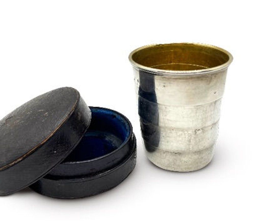 GRACHEV SILVER AND SILVER-GILT COLLAPSIBLE DRINKING CUP
Grachev Brothers, Supplier to the Court 