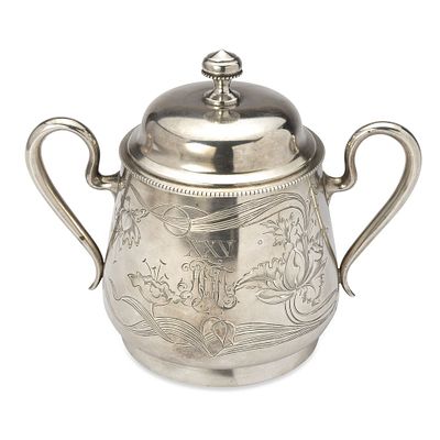 RUSSIAN PARCEL-GILT SILVER SUGAR BOWL WITH A LID, circa 1908-1917. Hallmarks: ‘84’ silver 