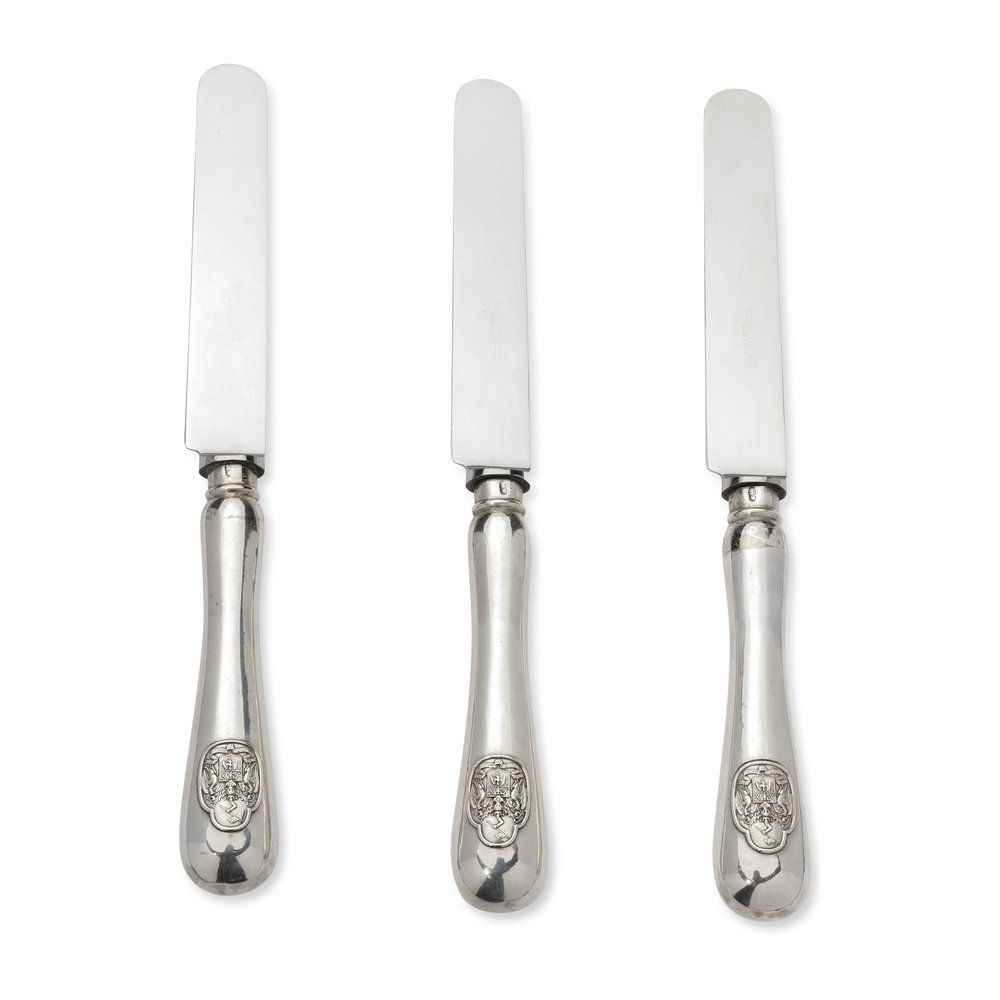 SET OF THREE KNIVES WITH RUSSIAN SILVER HANDLES
St. Petersburg, late 19th century. Hallmarks (on 